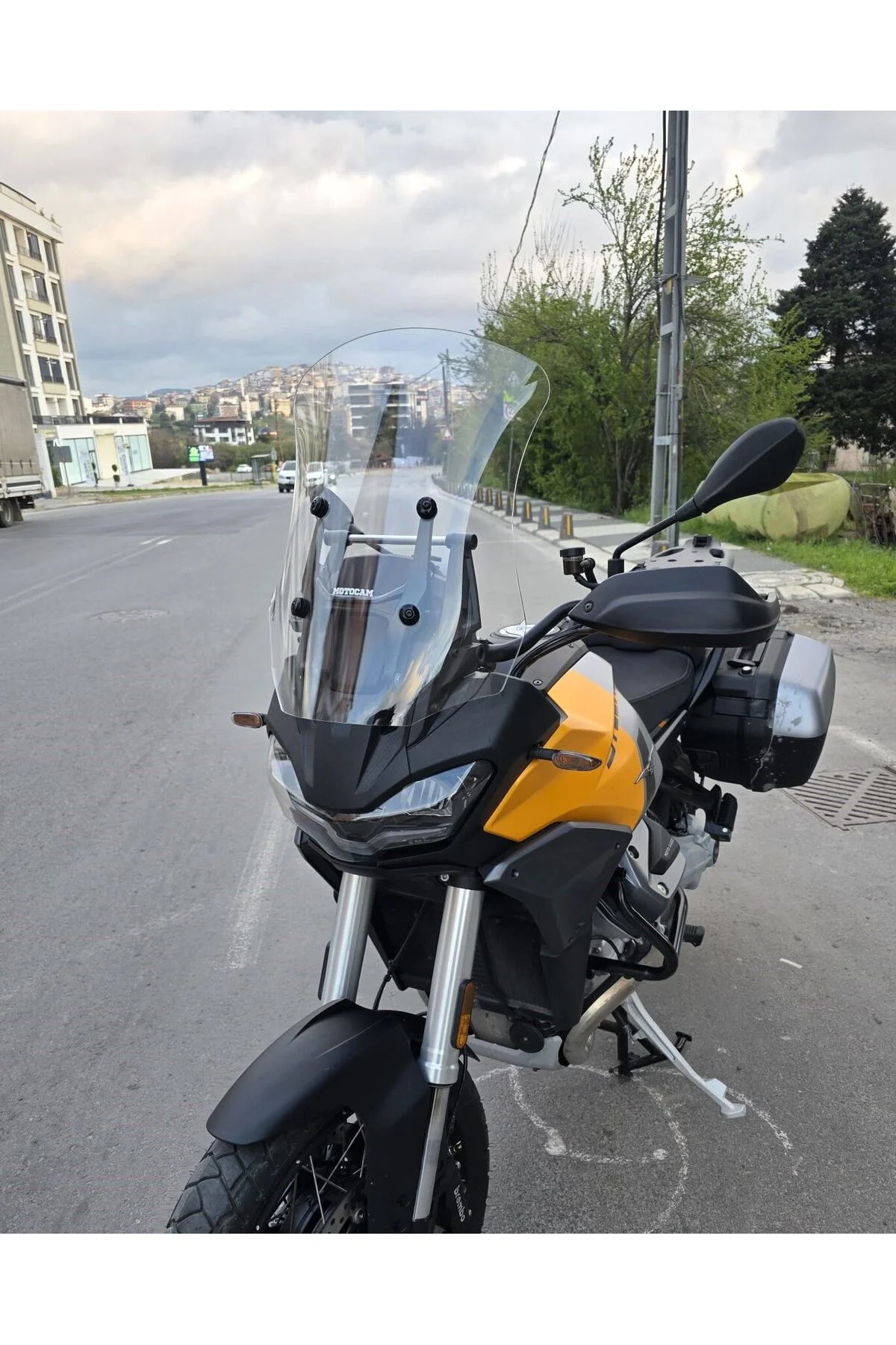 Moto Guzzi V100 Mandello Ön Cam 2022-2026 Model 57cm Şeffaf Renkli 4mm