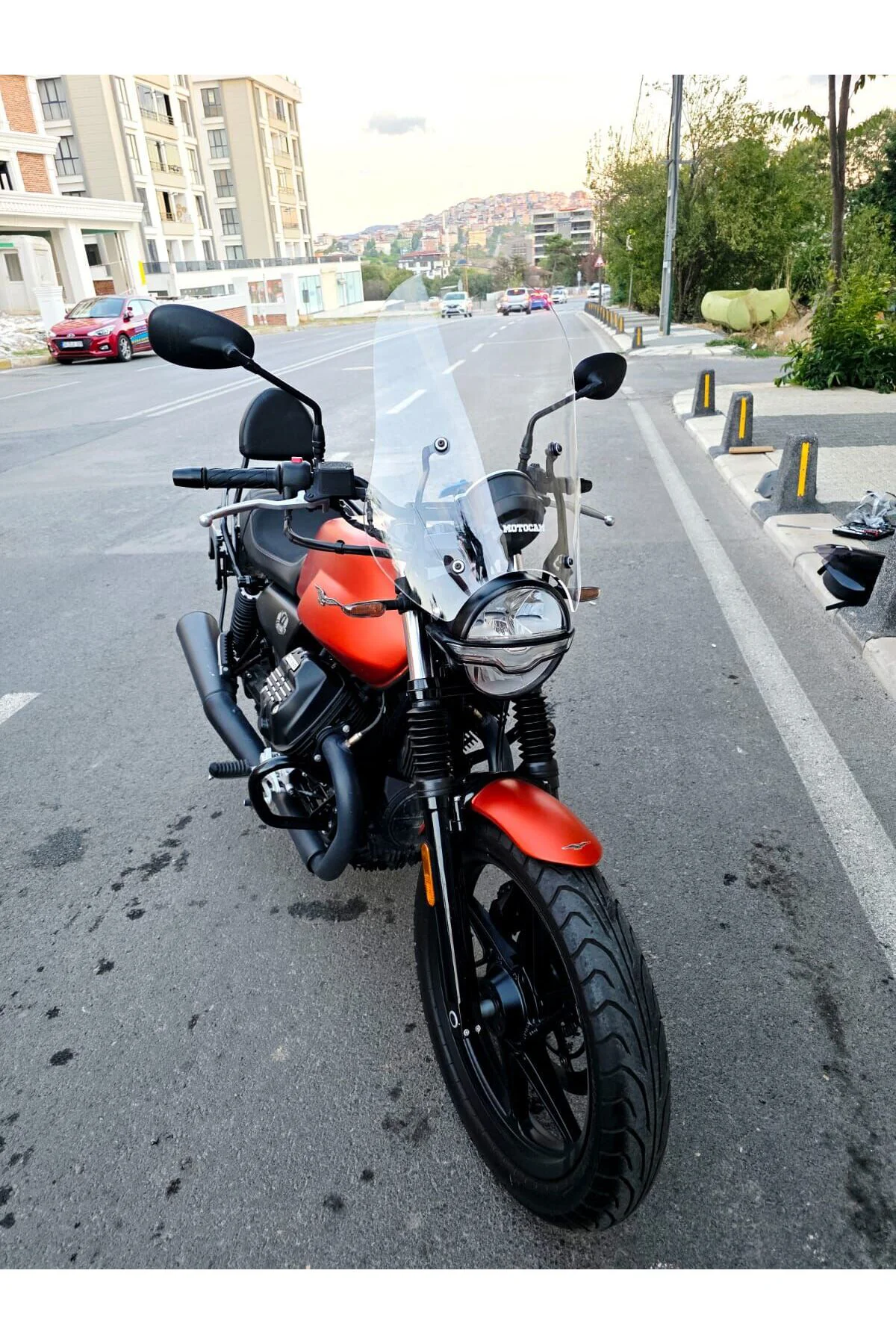 Moto Guzzi V7 Stone Ön Cam 2021-2023 Model 53cm Şeffaf Renkli 4mm APARATSIZ