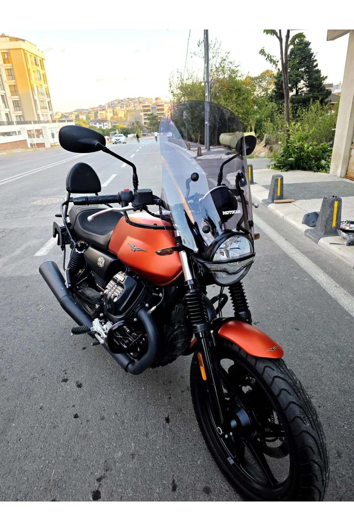 Moto Guzzi V7 Stone Ön Cam 2021-2023 Model 53cm Füme Renkli 4mm A
