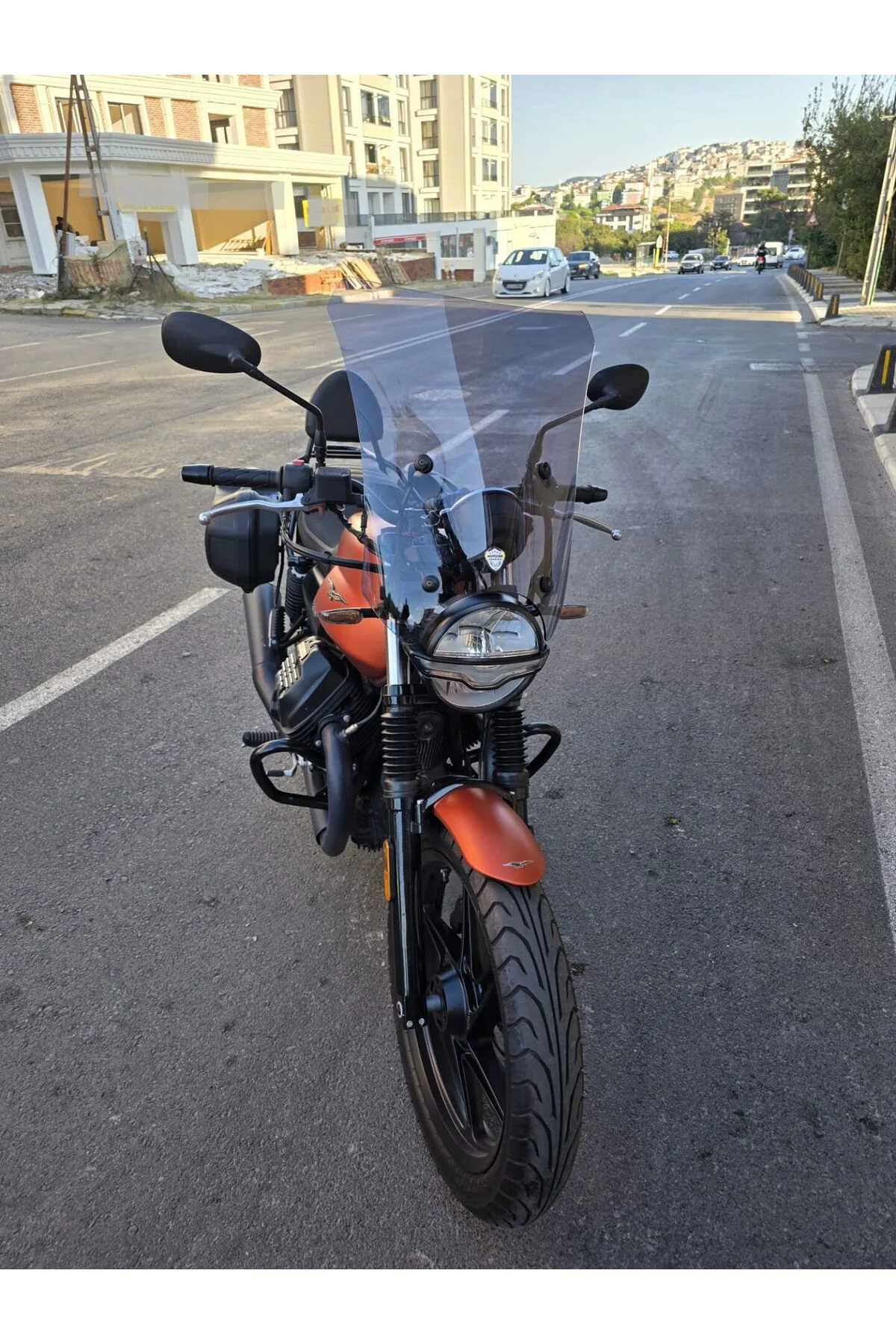 Moto Guzzi V7 Stone Ön Cam 2021-2023 Model 52cm Füme Renkli 4mm A