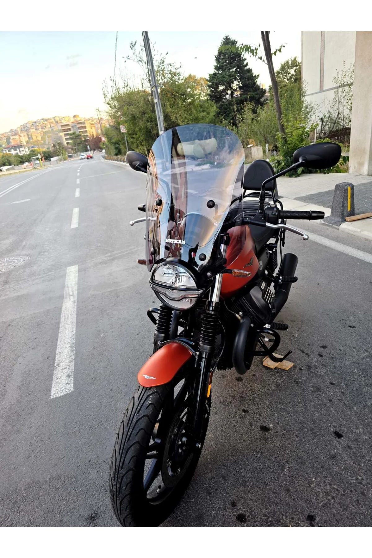 Moto Guzzi V7 Stone Ön Cam 2021-2023 Model 53cm Füme Renkli 4mm A