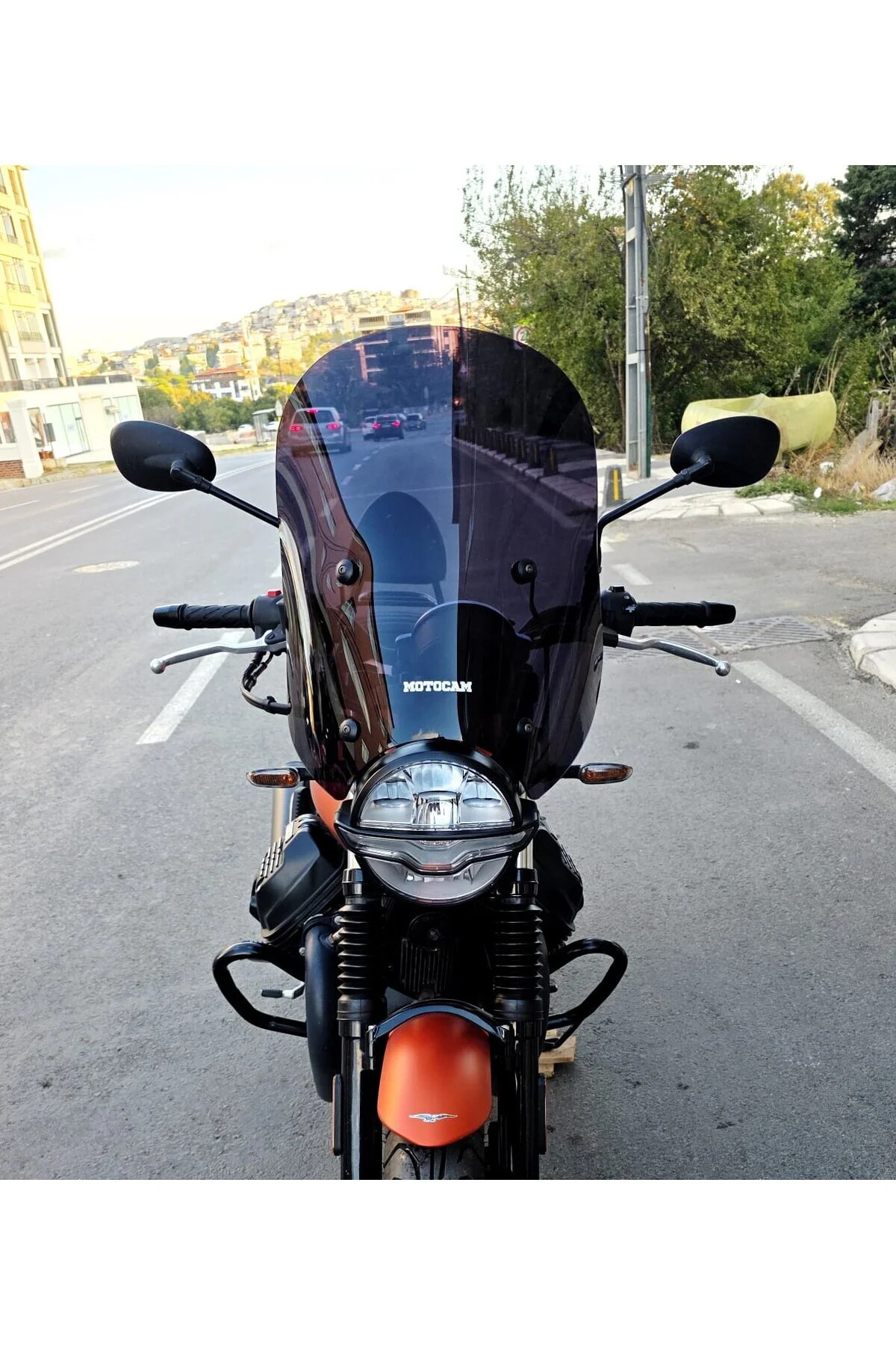 Moto Guzzi V7 Stone Ön Cam 2021-2023 Model 53cm Siyah Renkli 4mm APARATSIZDIR