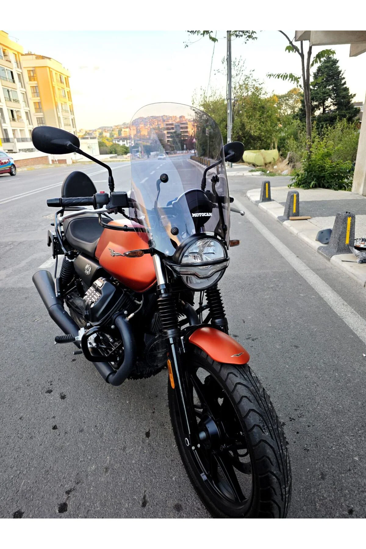 Moto Guzzi V7 Stone Ön Cam 2021-2023 Model 53cm Füme Renkli 4mm A