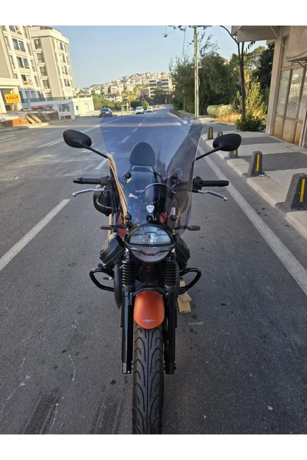 Moto Guzzi V7 Stone Ön Cam 2021-2023 Model 52cm Füme Renkli 4mm A