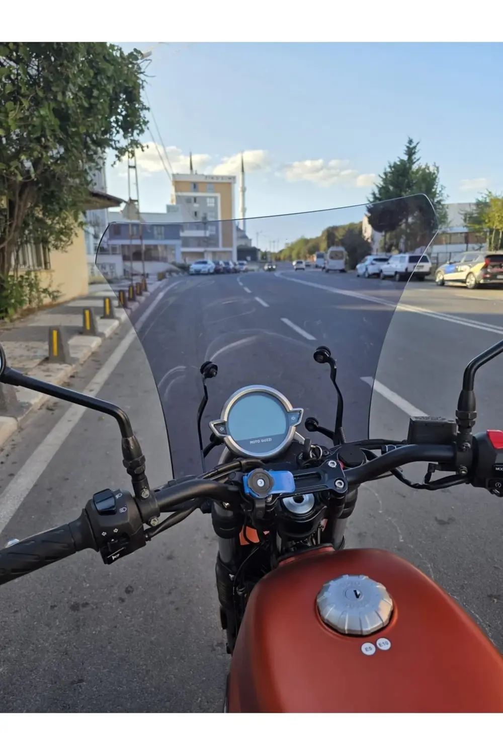 Moto Guzzi V7 Stone Ön Cam 2021-2023 Model 52cm Füme Renkli 4mm A