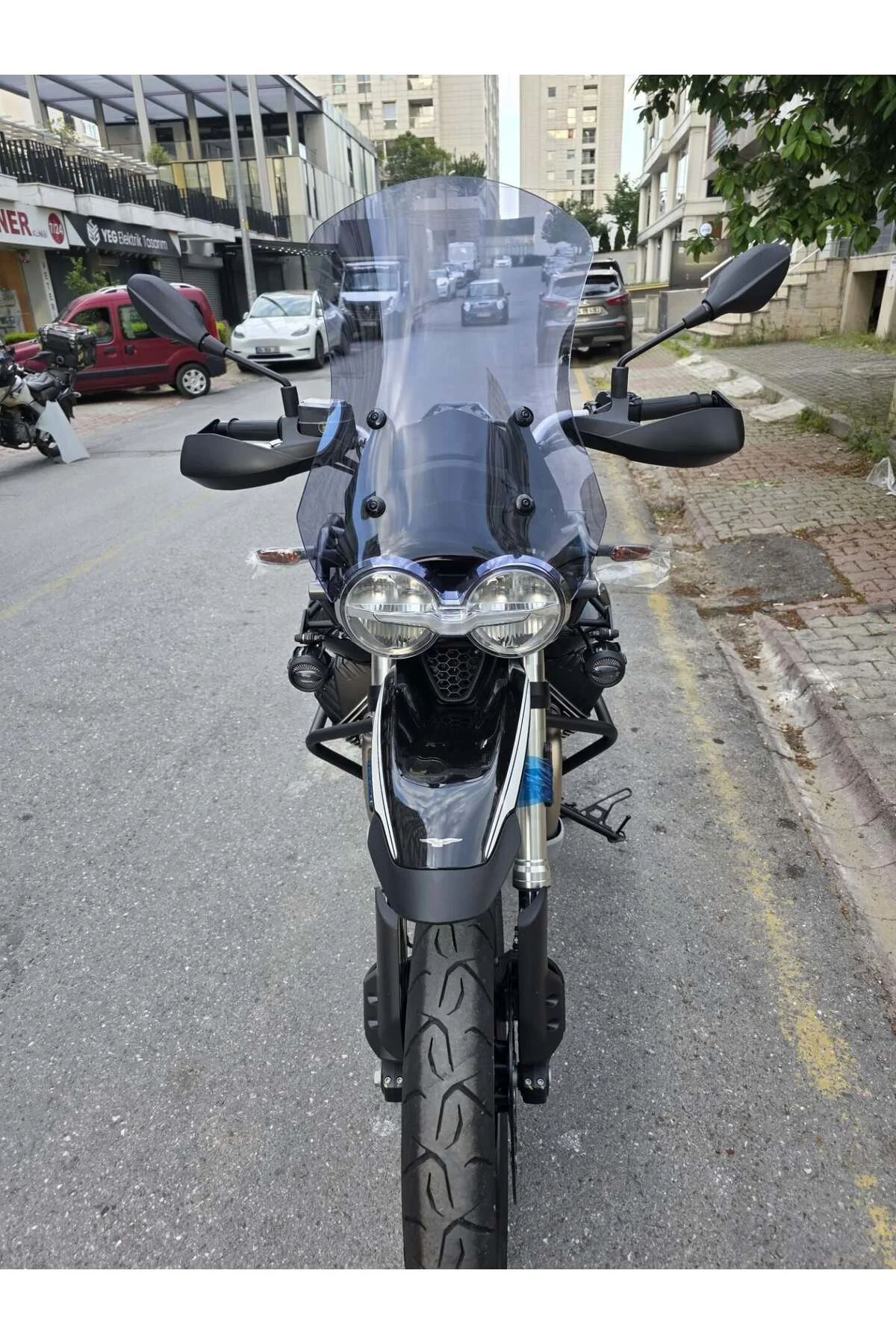 Moto Guzzi V85 Ön Cam 2019-2023 Model 58cm Füme Renkli 4mm