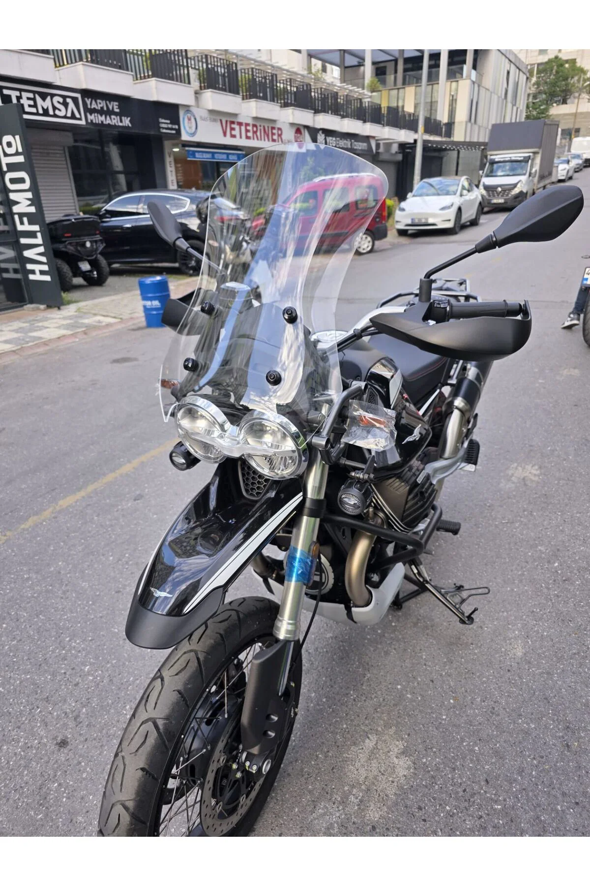 Moto Guzzi V85 Ön Cam 2019-2023 Model 58cm Şeffaf Renkli 4mm