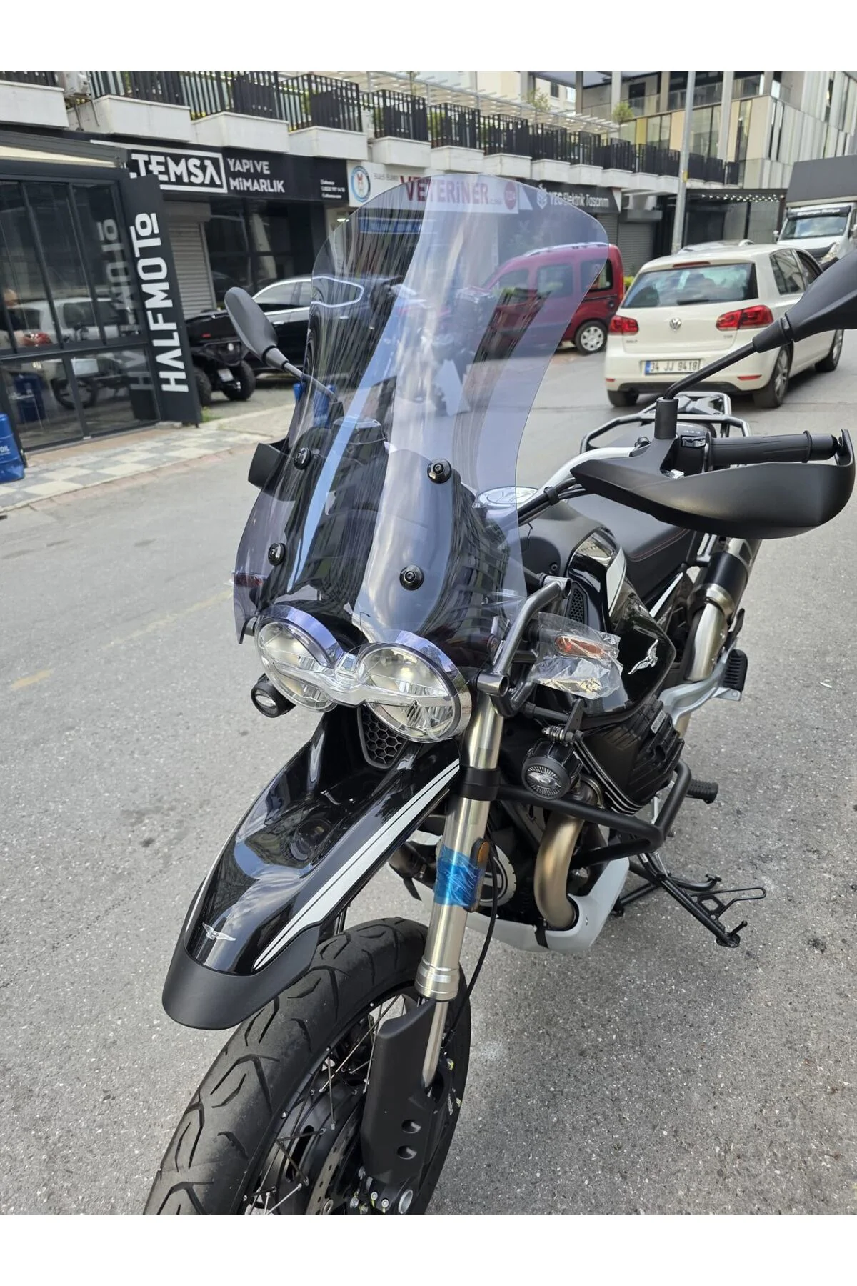 Moto Guzzi V85 Ön Cam 2019-2023 Model 58cm Füme Renkli 4mm