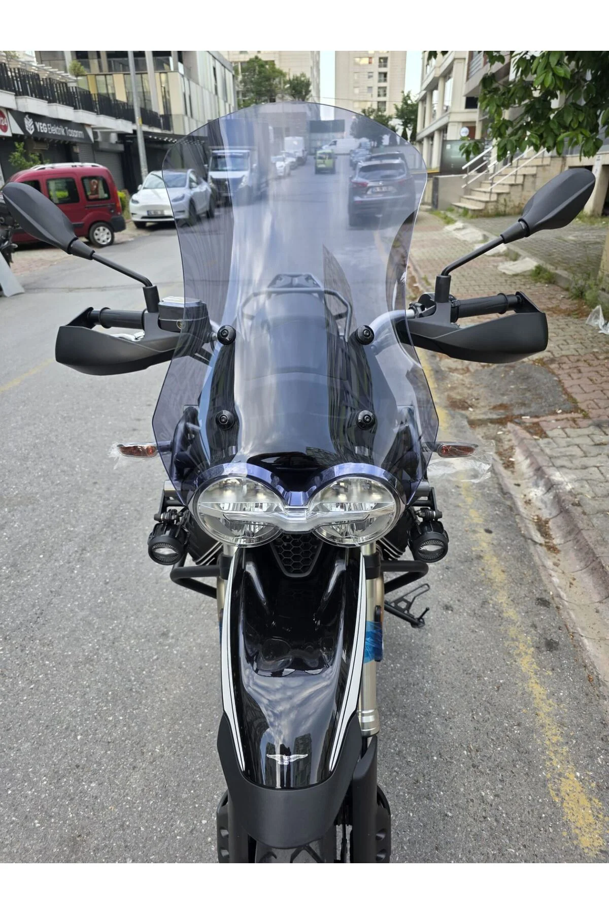Moto Guzzi V85 Ön Cam 2019-2023 Model 58cm Füme Renkli 4mm