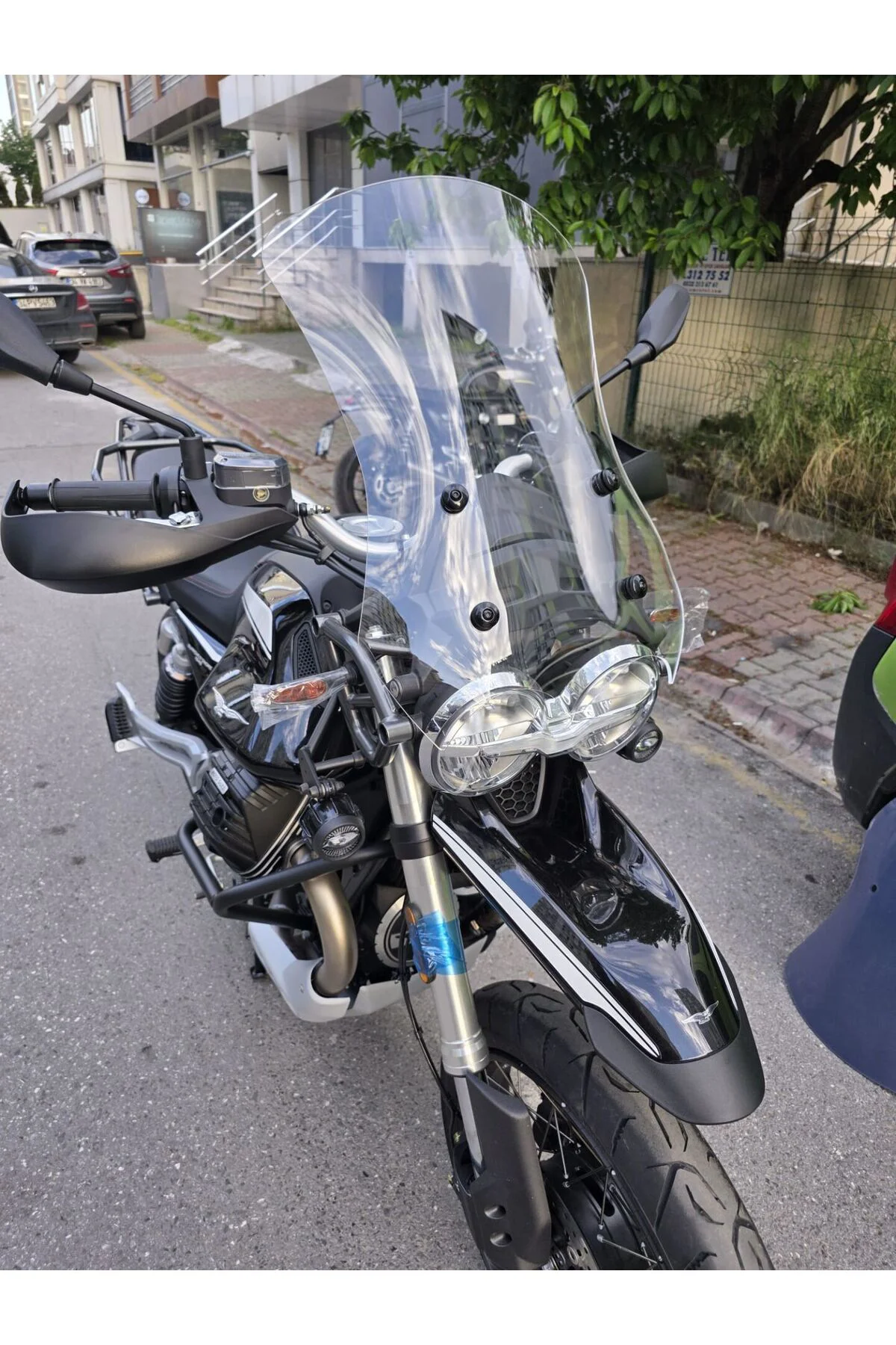 Moto Guzzi V85 Ön Cam 2019-2023 Model 58cm Şeffaf Renkli 4mm