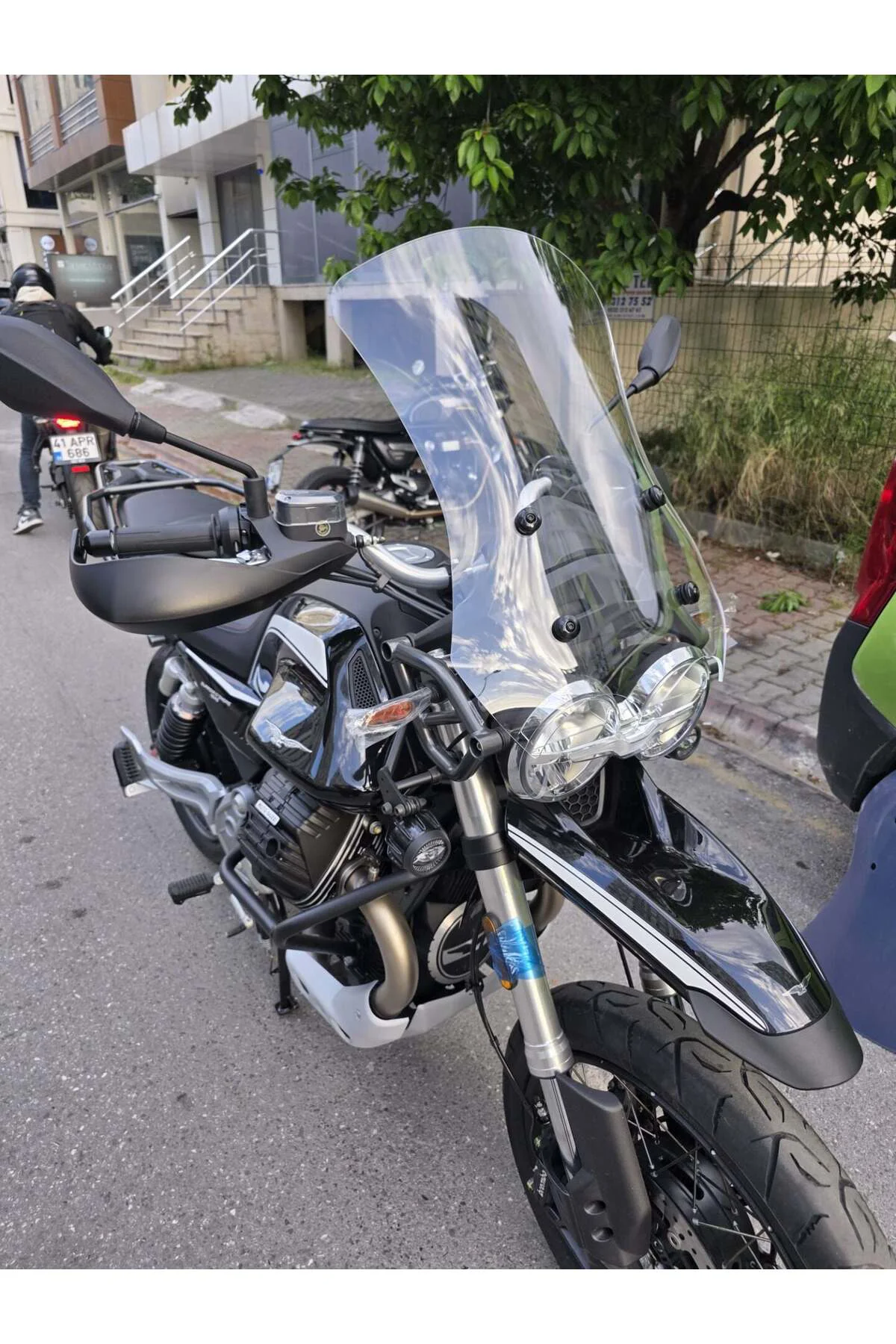Moto Guzzi V85 Ön Cam 2019-2023 Model 58cm Şeffaf Renkli 4mm