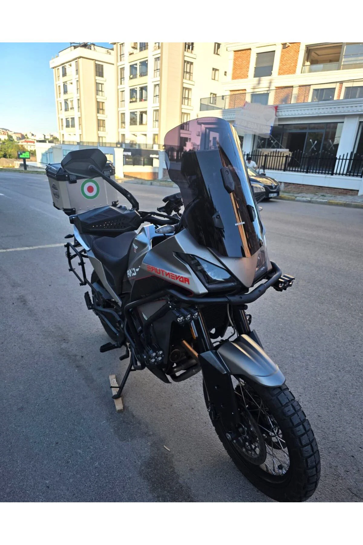 Moto Morini X-Cape 650 Ön Cam 2019-2026 Model 48cm Siyah Renkli 4mm UZUN