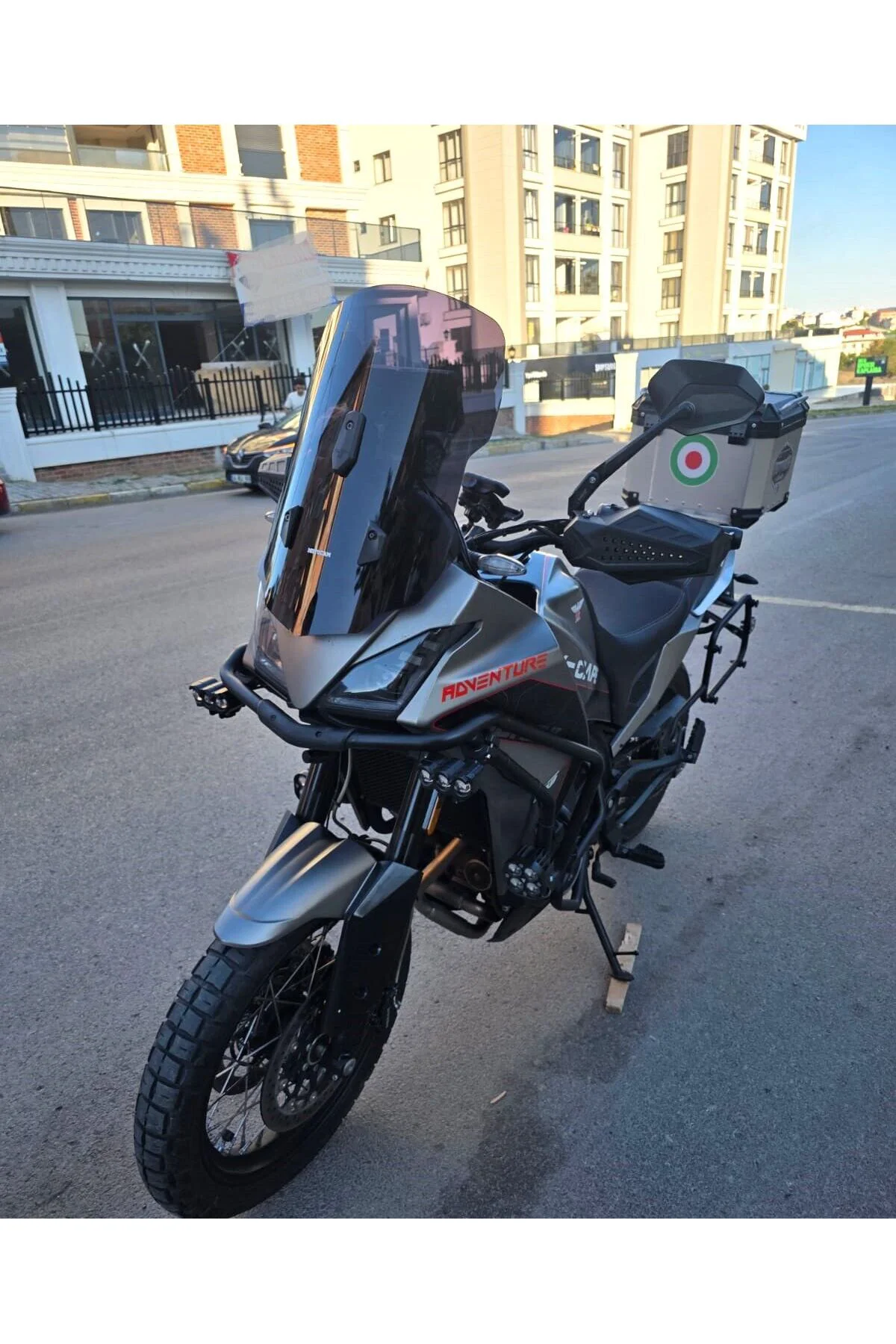 Moto Morini X-Cape 650 Ön Cam 2019-2026 Model 48cm Siyah Renkli 4mm UZUN
