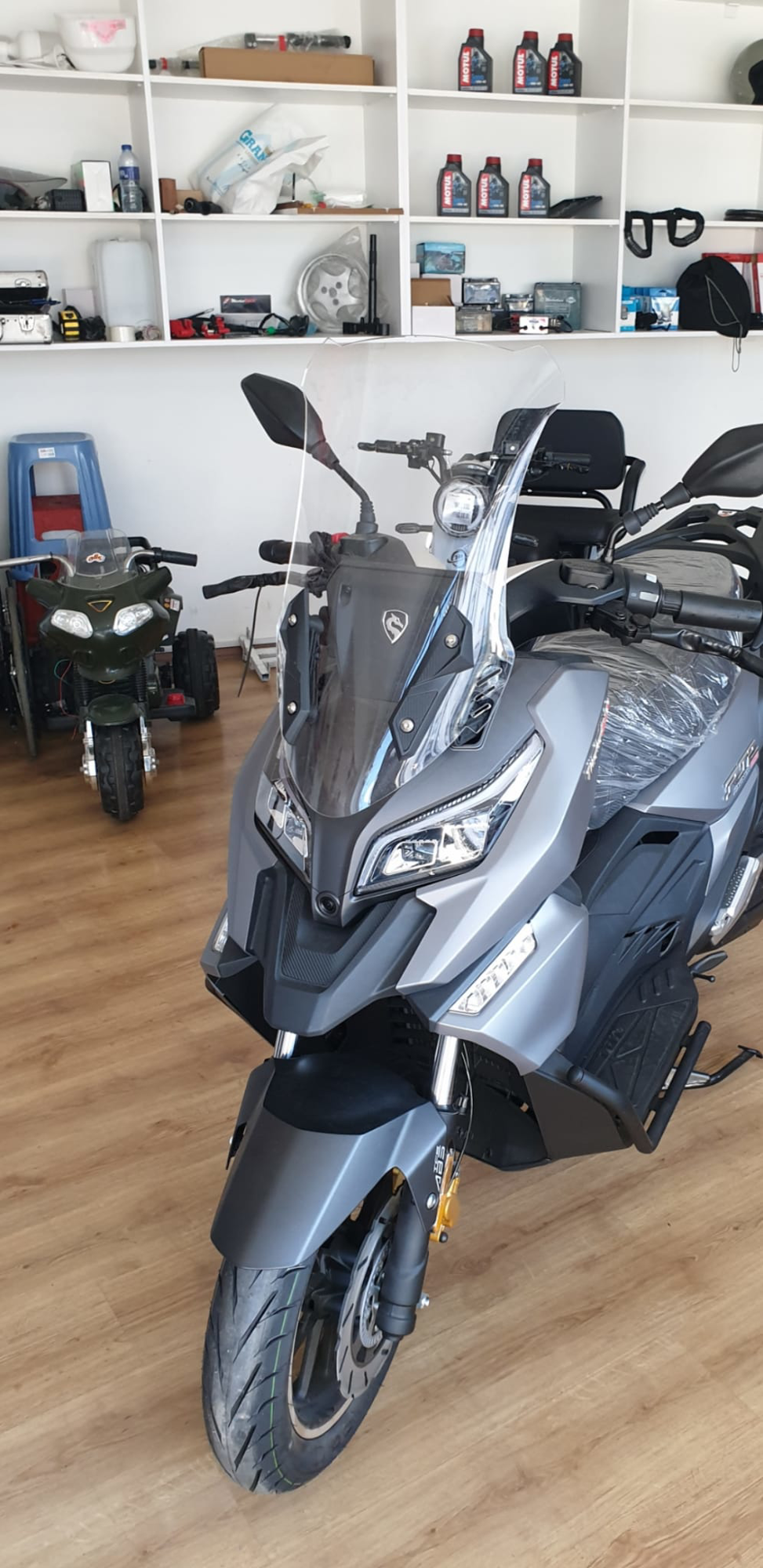 Motocam  Motolüx Rt2 Ragner Siperlik Ön Cam 2023-2025 Model 56Cm Ş