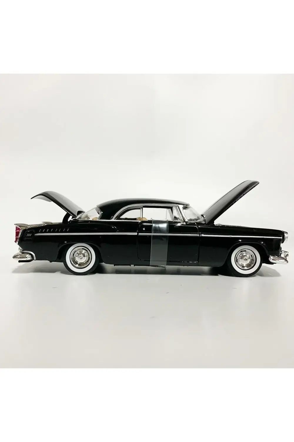 Motomax Siyah 1955 Chrysler C300 1/24 Die Cast Model Araç