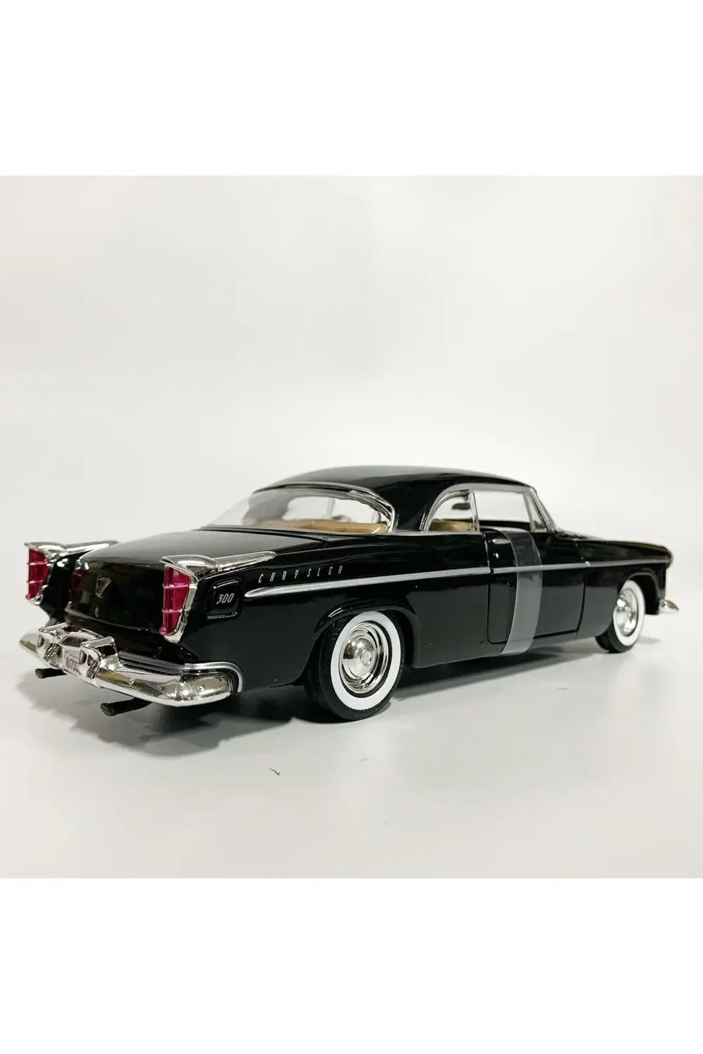 Motomax Siyah 1955 Chrysler C300 1/24 Die Cast Model Araç
