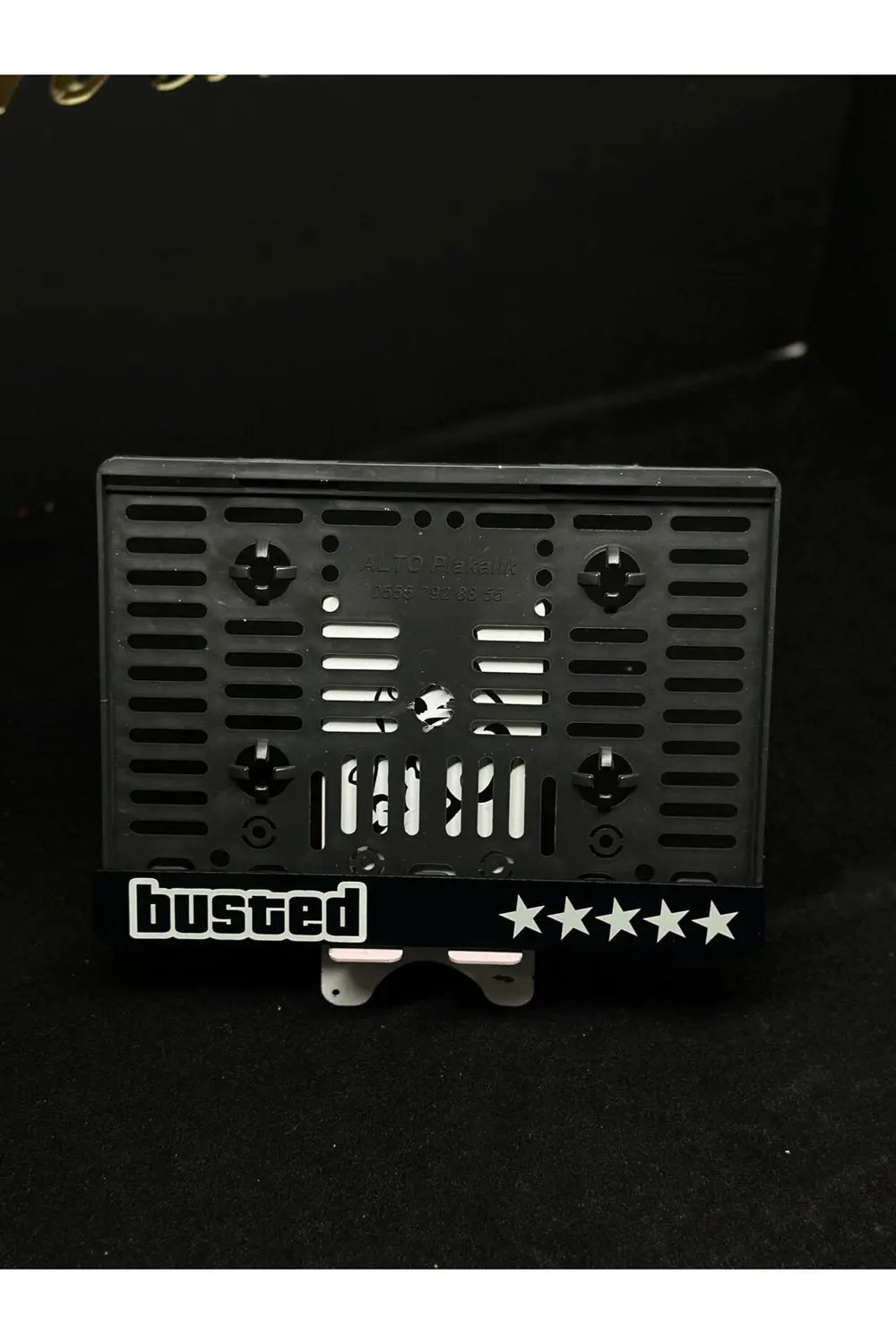 MOTOR PLAKALIK BUSTED YAZILI LAZER KESİM PLEKSİ