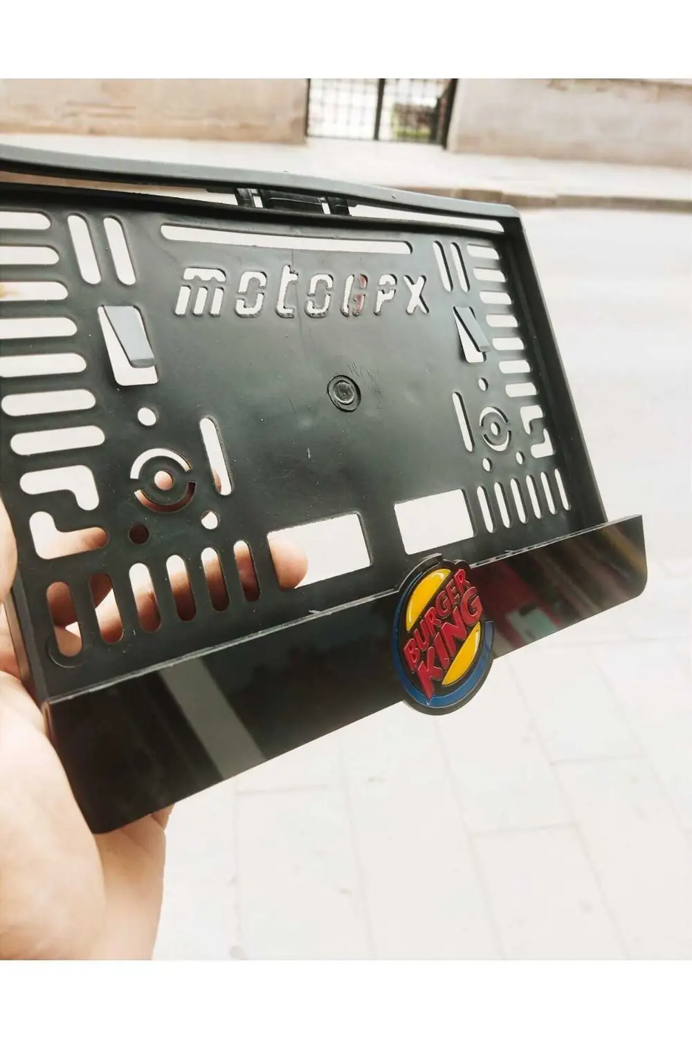 MOTOR PLAKALIK FİRMALARA ÖZEL TAKMATİK LAZER KESİM PLEKSİ