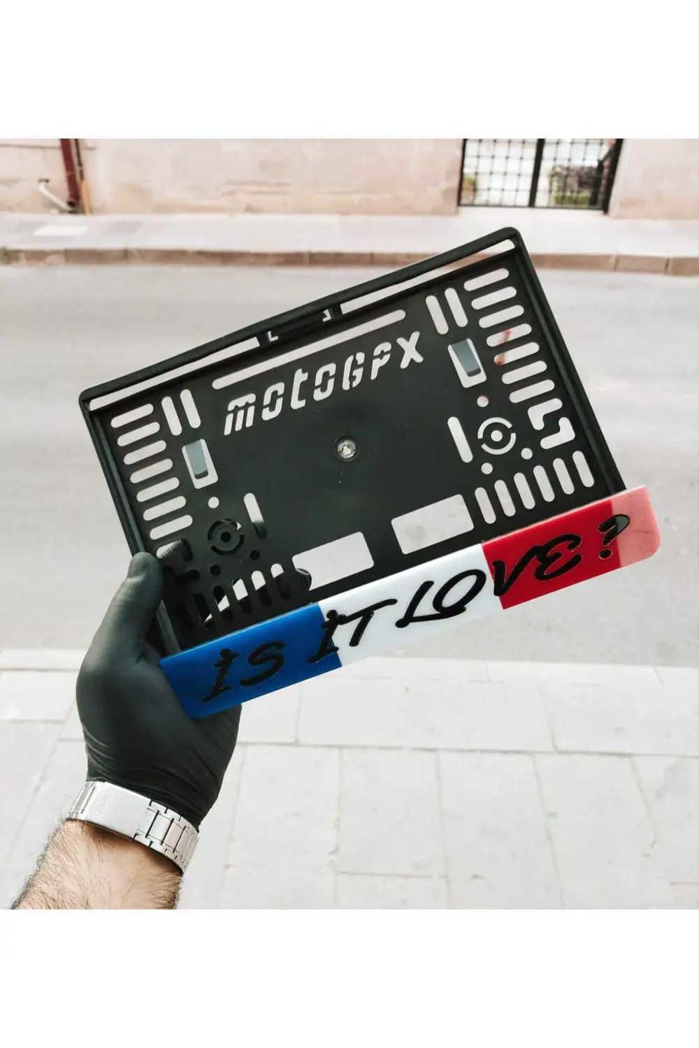 MOTOR PLAKALIK FRANSIZ BAYRAKLI KİŞİYE ÖZEL İSİMLİ TAKMATİK LAZER