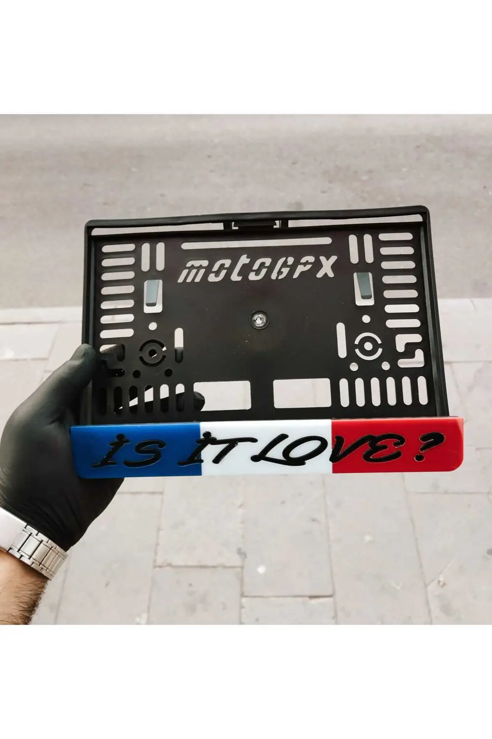 MOTOR PLAKALIK FRANSIZ BAYRAKLI KİŞİYE ÖZEL İSİMLİ TAKMATİK LAZER