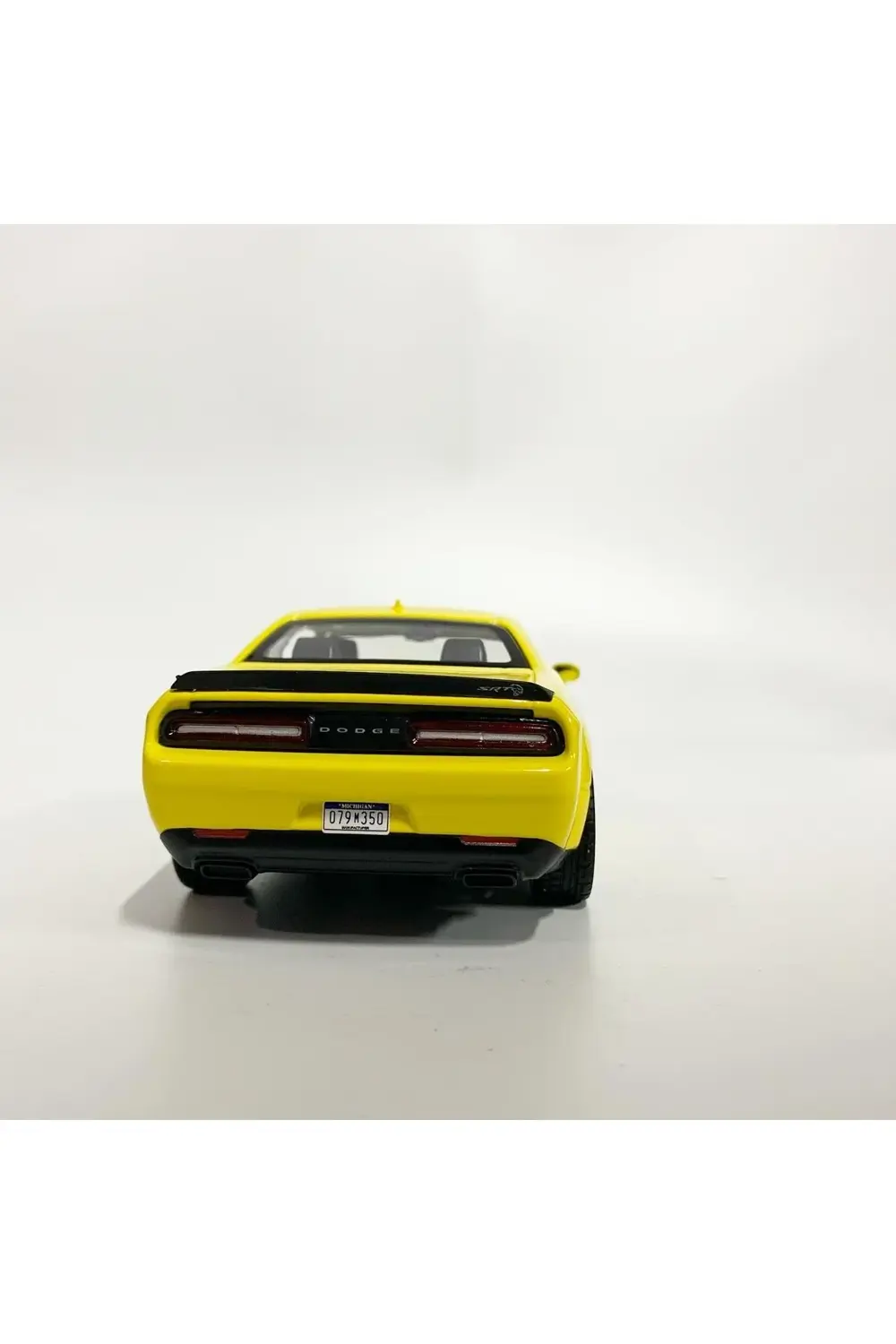 Motormax 1/24 Dodge Challenger 2018 Hellcat