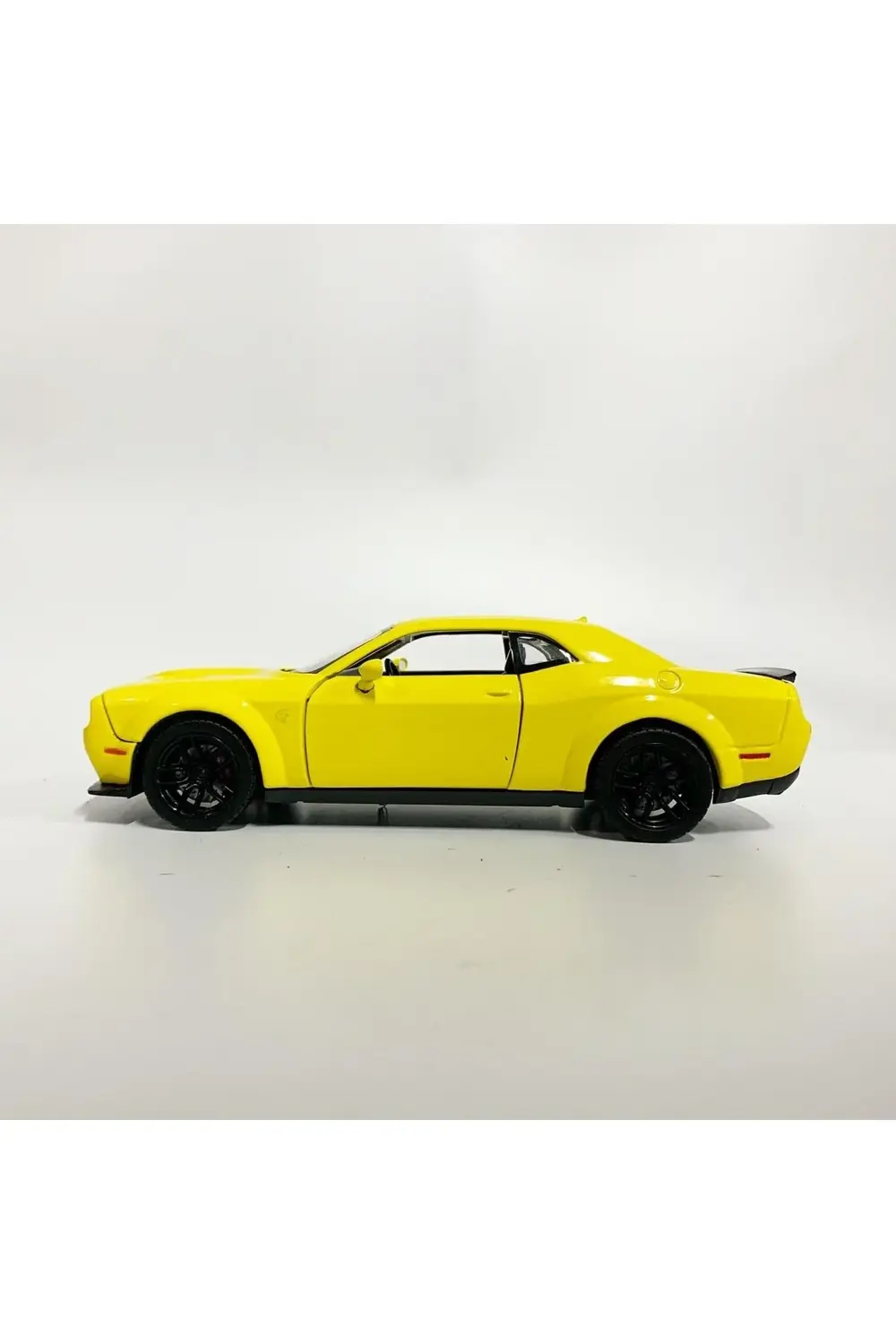Motormax 1/24 Dodge Challenger 2018 Hellcat