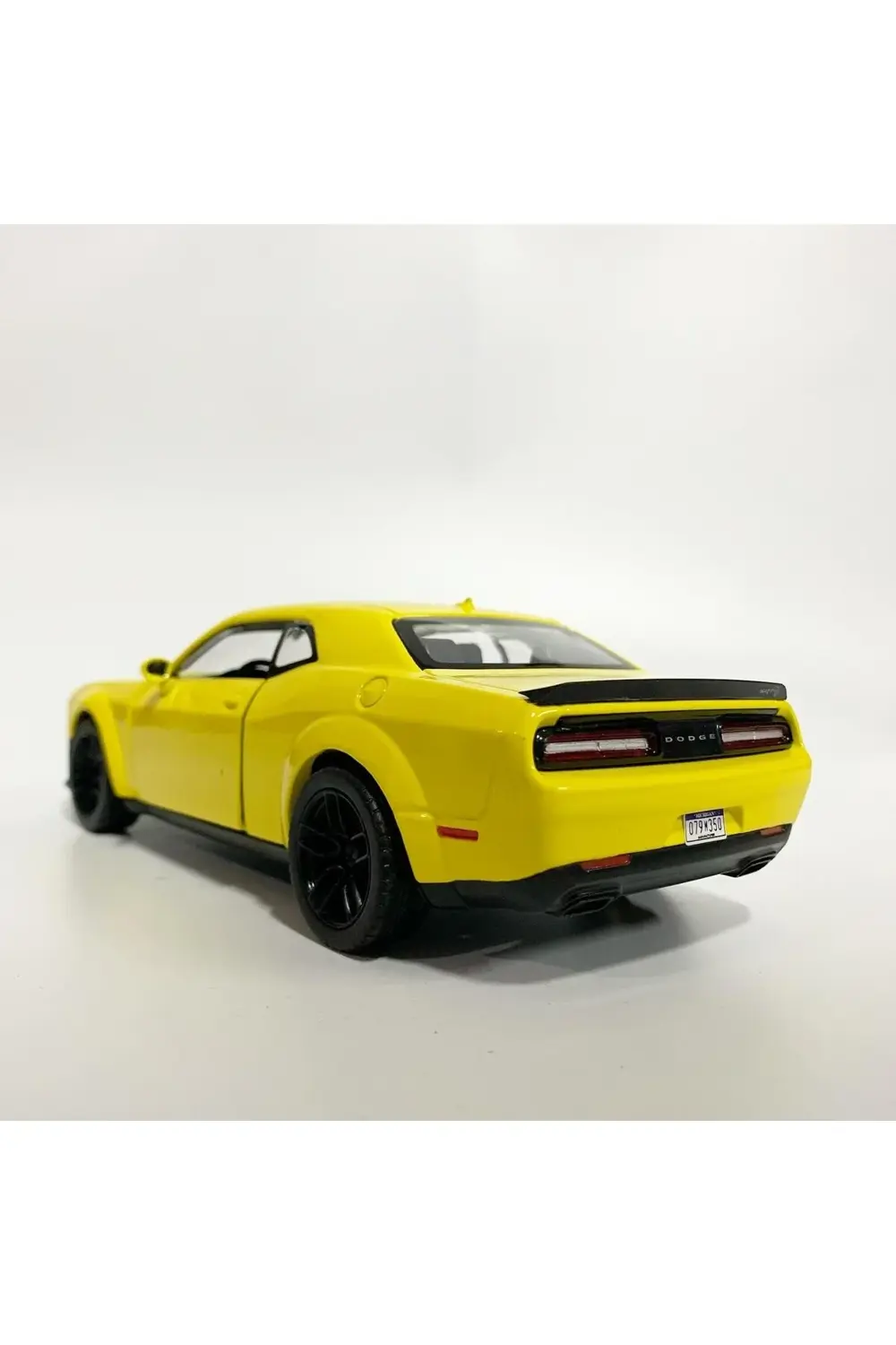 Motormax 1/24 Dodge Challenger 2018 Hellcat