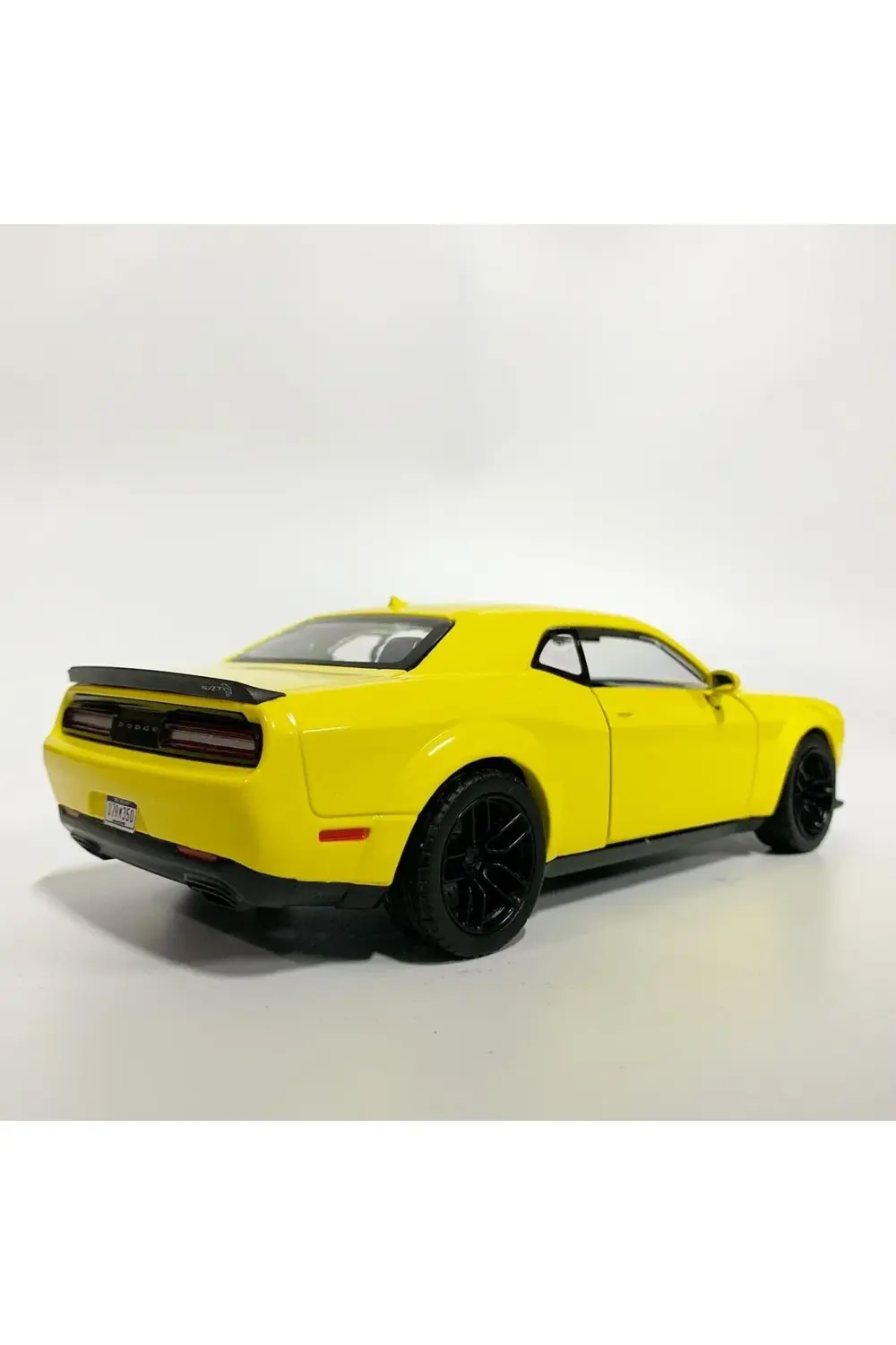 Motormax 1/24 Dodge Challenger 2018 Hellcat
