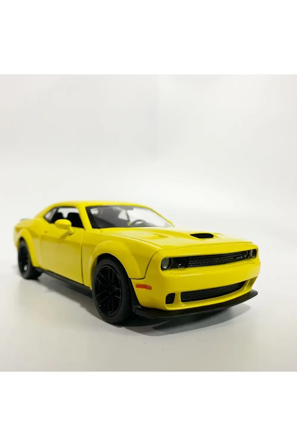 Motormax 1/24 Dodge Challenger 2018 Hellcat