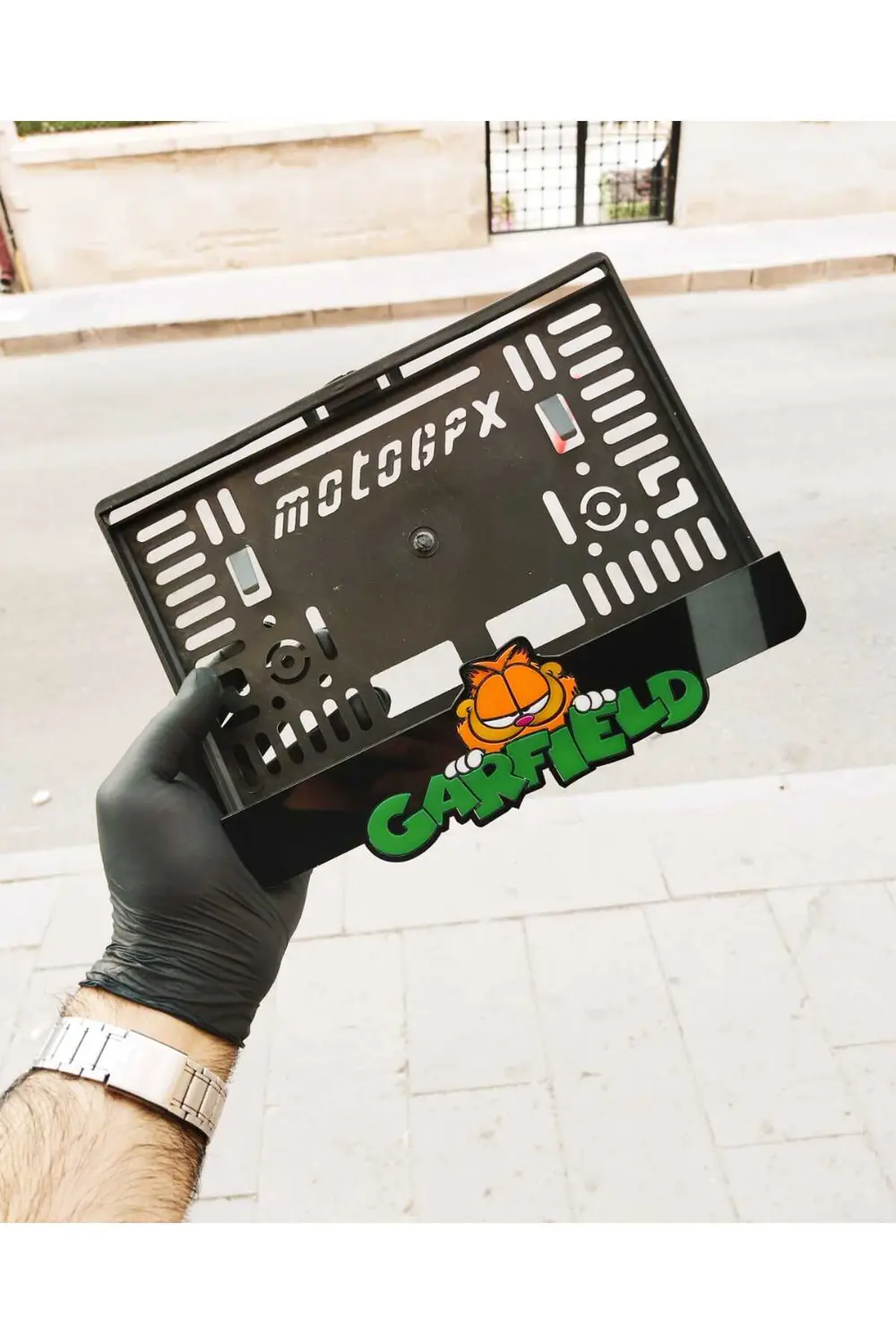 MOTORSİKLET PLAKALIK GARFIELD LAZER KESİM PLEKSİ