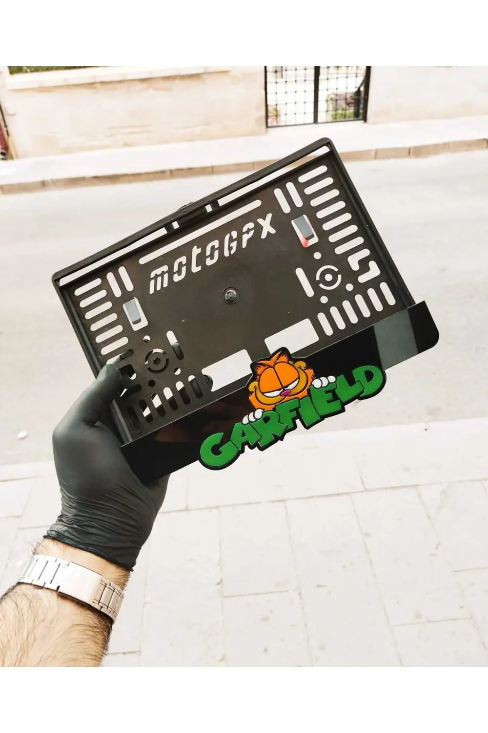 MOTORSİKLET PLAKALIK GARFIELD LAZER KESİM PLEKSİ