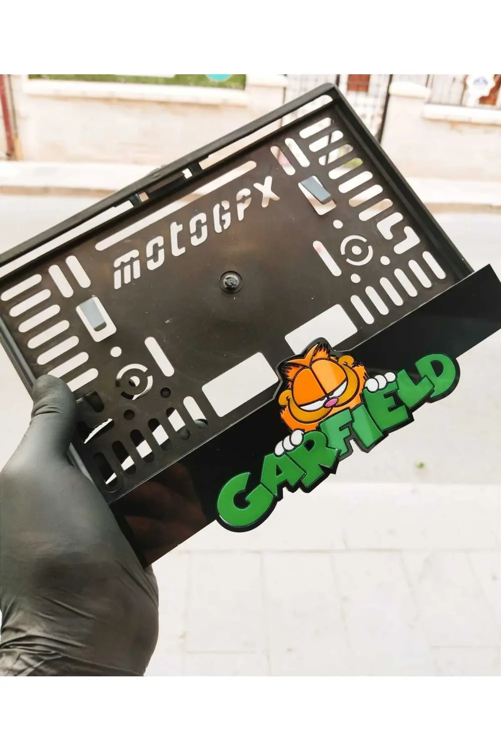 MOTORSİKLET PLAKALIK GARFIELD LAZER KESİM PLEKSİ