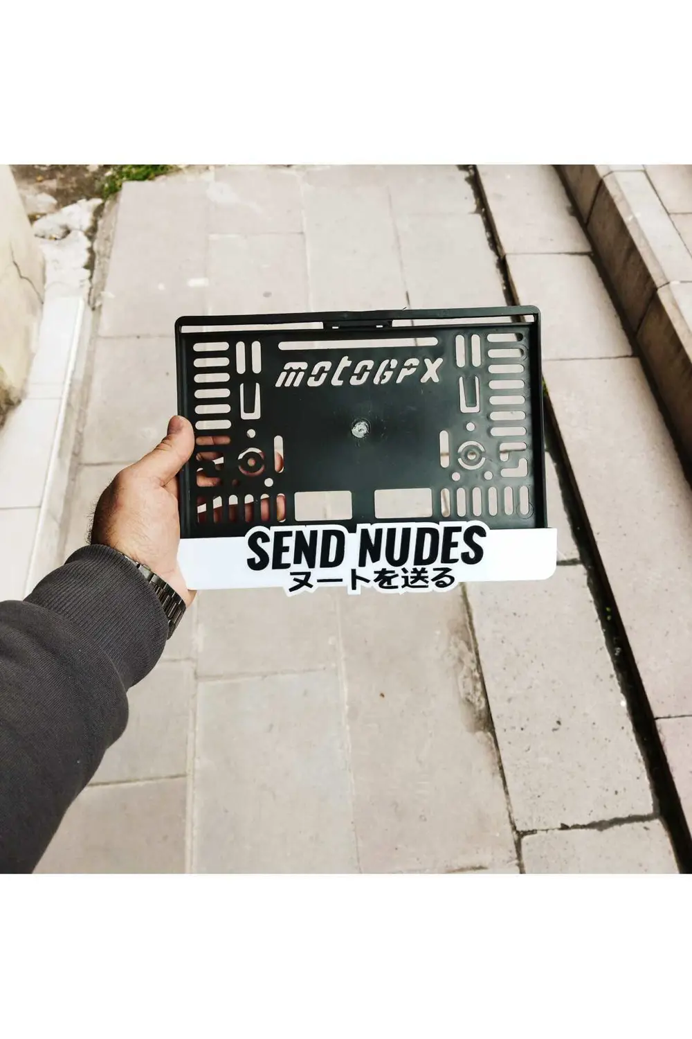 Motorsiklet Plakalık SEND NUDES Lazer Kesim Pleksi | Isimli Plaka