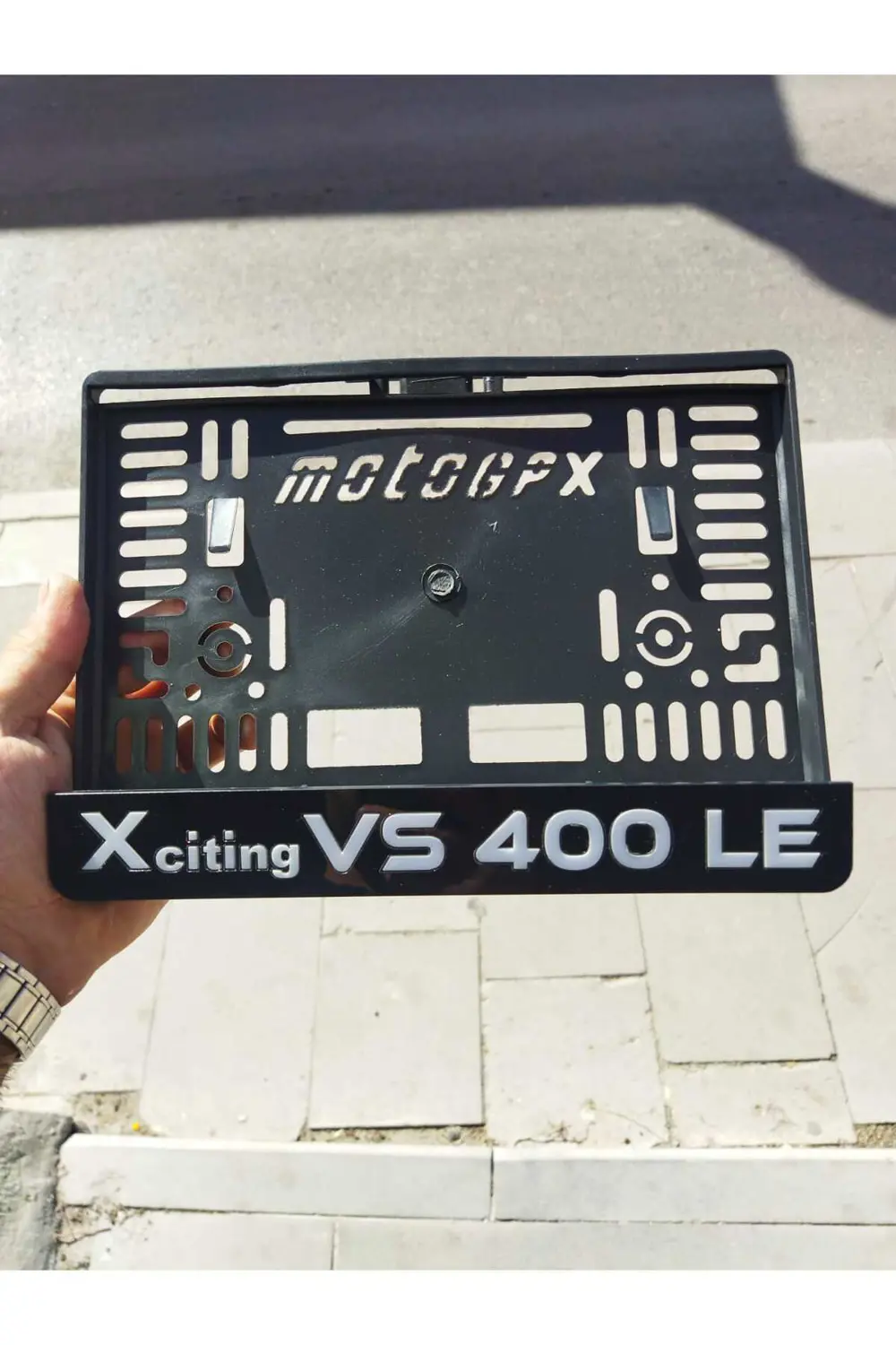 MOTORSİKLET PLAKALIK VS 400 LE LAZER KESİM PLEKSİ