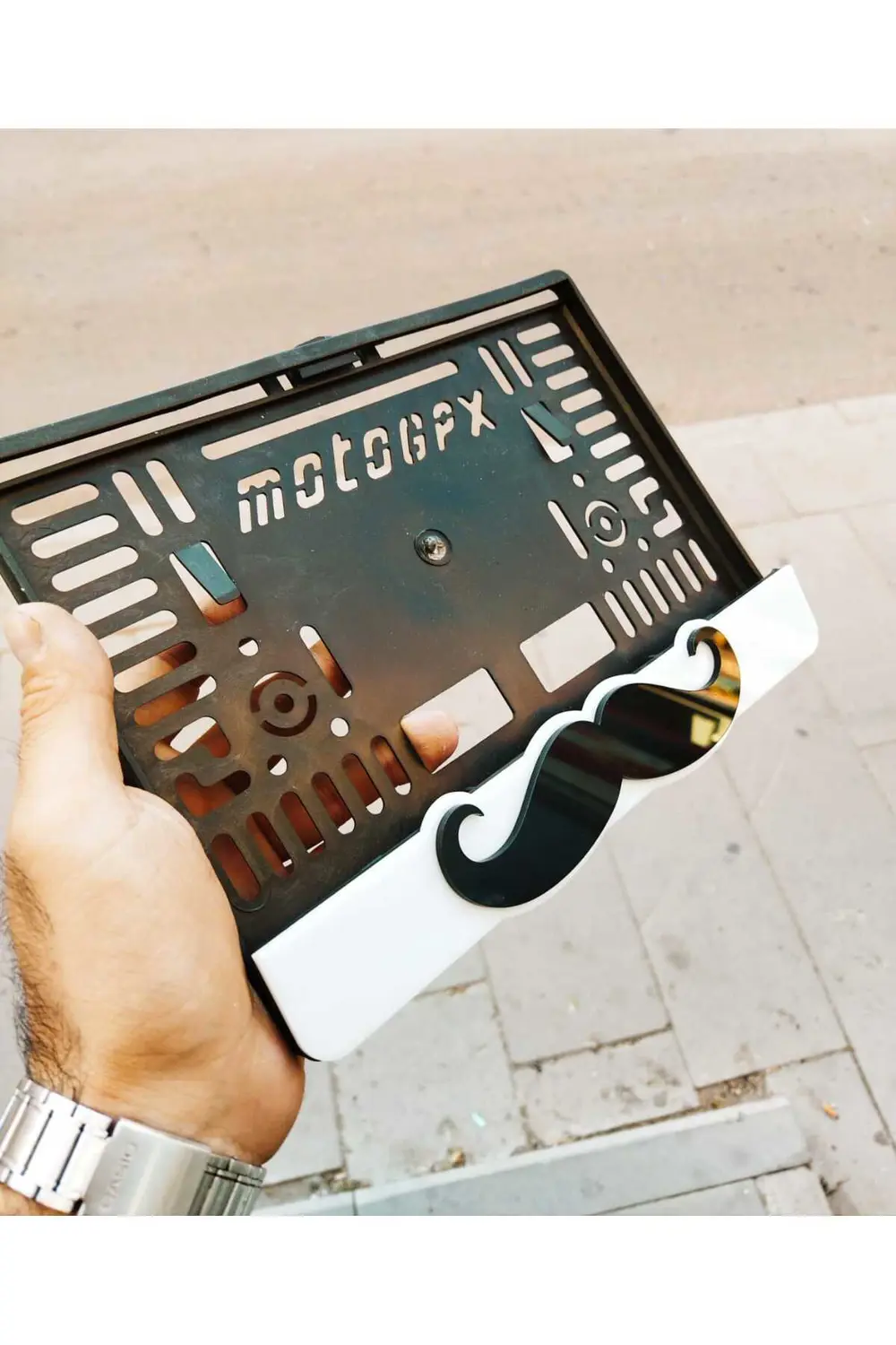 Motorsiklet Uyumlu Plakalık Bıyık Model Lazer Kesim Pleksi 3d Kab