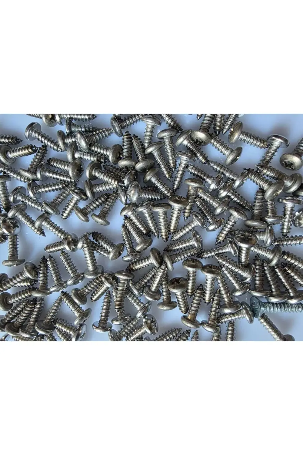 Motosiklet Kaporta Vidası 4x15mm (10 Adet) On Adet