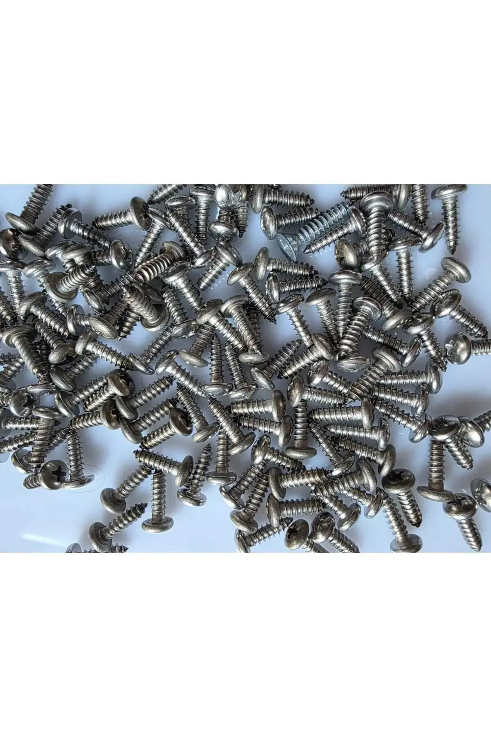 Motosiklet Kaporta Vidası 4x15mm (4 Adet) Dört Adet