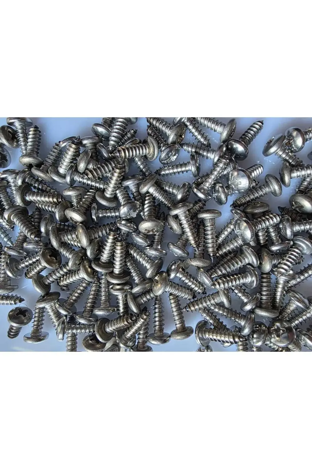 Motosiklet Kaporta Vidası 4x15mm (9 Adet) Dokuz Adet