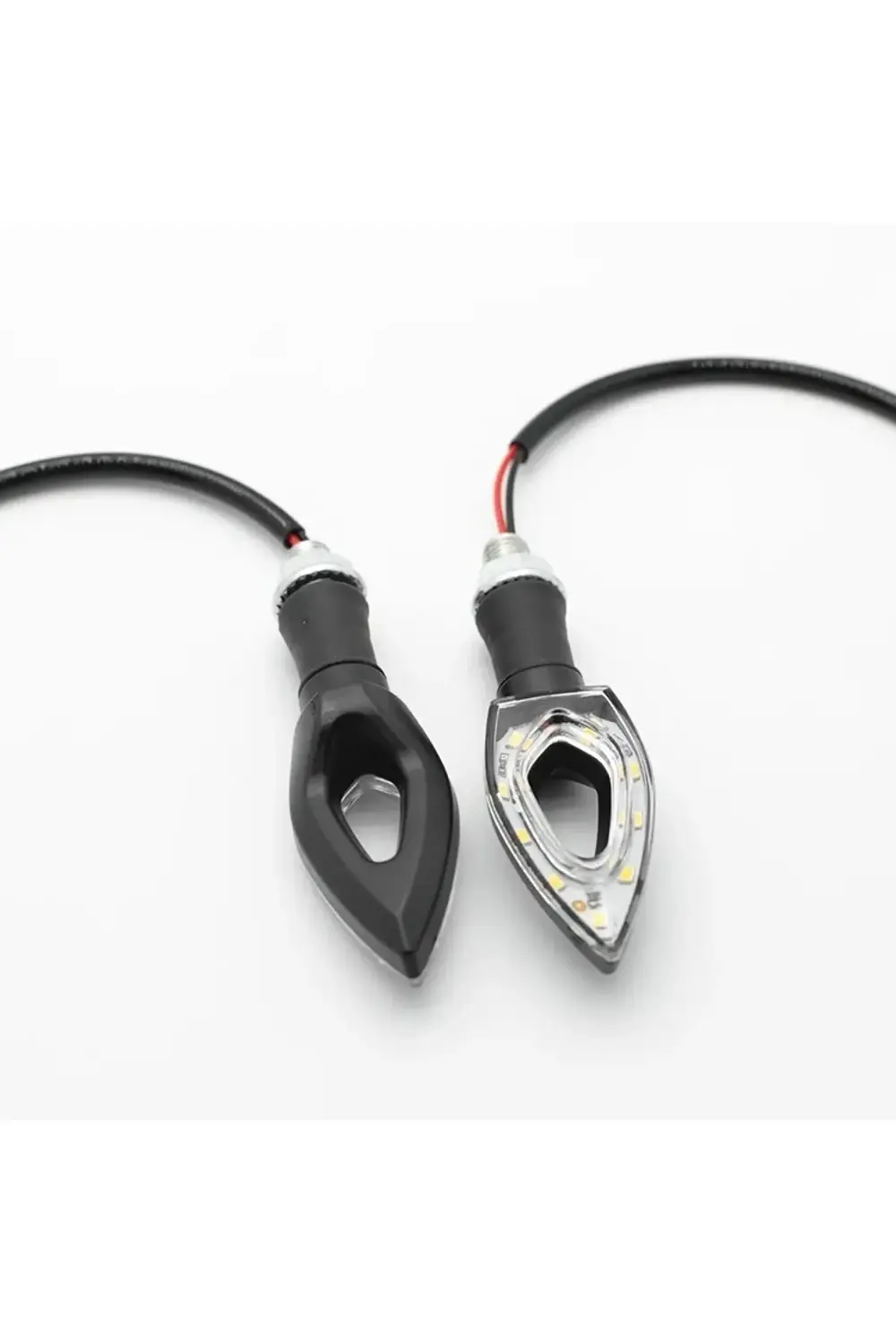 Motosiklet Sinyal Led Delikli Siyah (sarı Işık) E Belgeli Motosiklet Sinyal Led Delikli Siyah (sarı Işık) E Belgeli