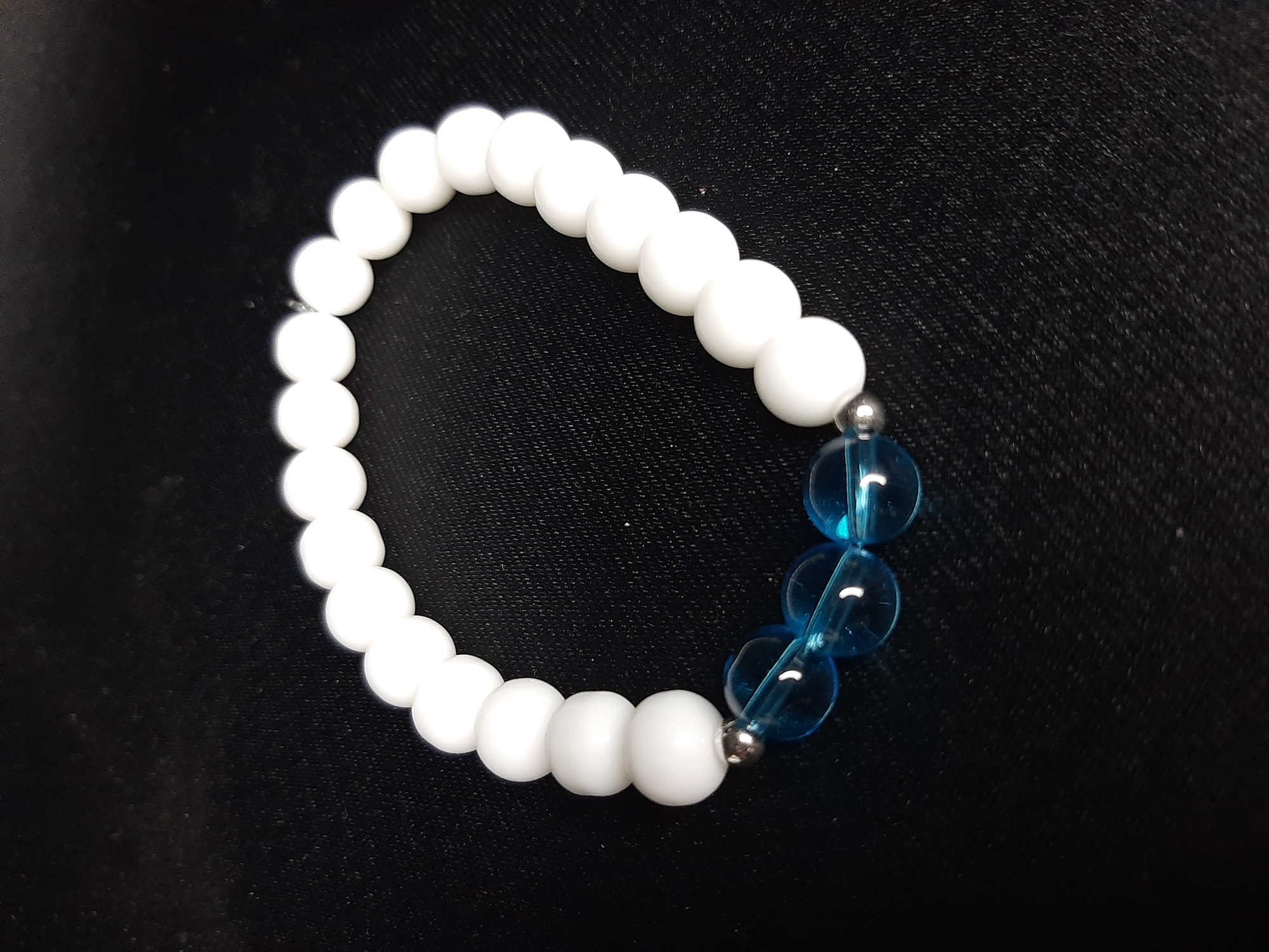 MRYartBeyaz Akik & Mavi Cam Boncuk  Unisex Elastik Bileklik (8 mm)