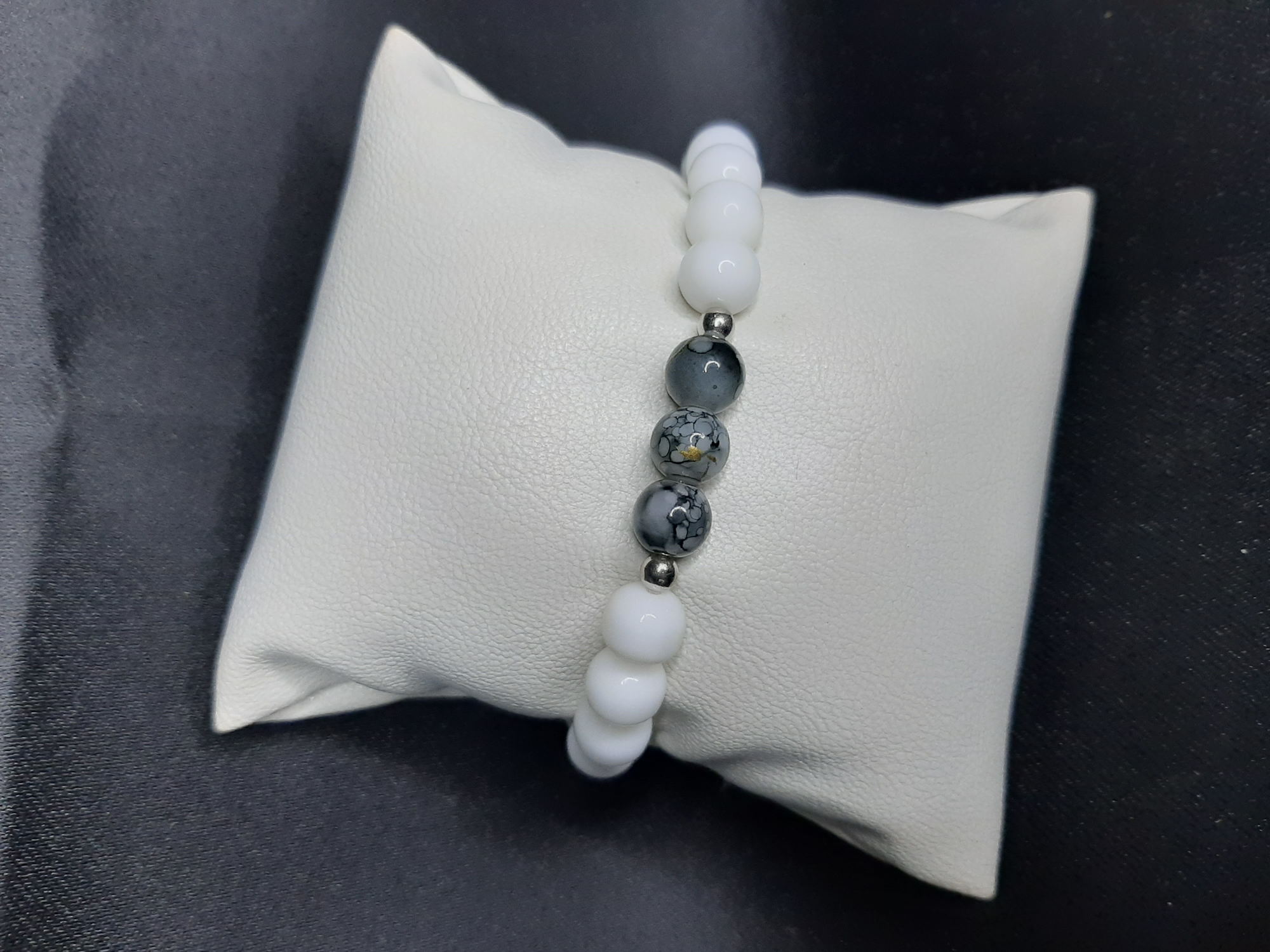 MRYartBeyaz Akik & Kar Tanesi Obsidyen Doğal Taş Unisex Elastik Bileklik (8 mm)