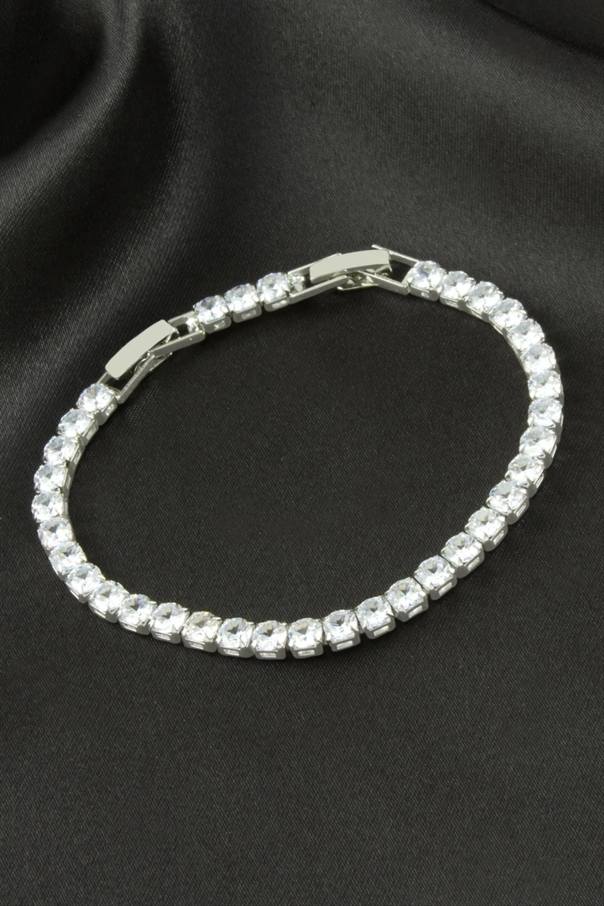 MTXDPN Yuvarlak Zirkon Taşlı Lüks Kararmaz Bileklik (180342) 4 mm