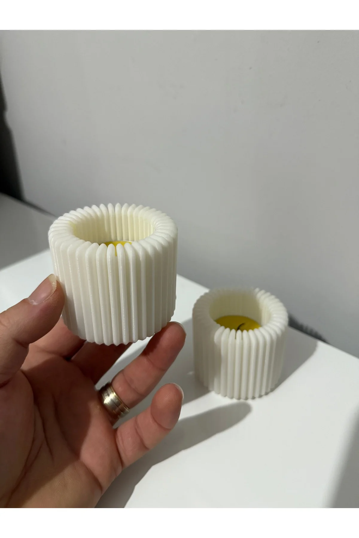 Mumluk Özel Tasarım Beyaz Renk Carbon Fiber Malzeme Dekoratif Obje Mumluk Özel Tasarım Beyaz Renk Carbon Fiber Malzeme Dekoratif Obje