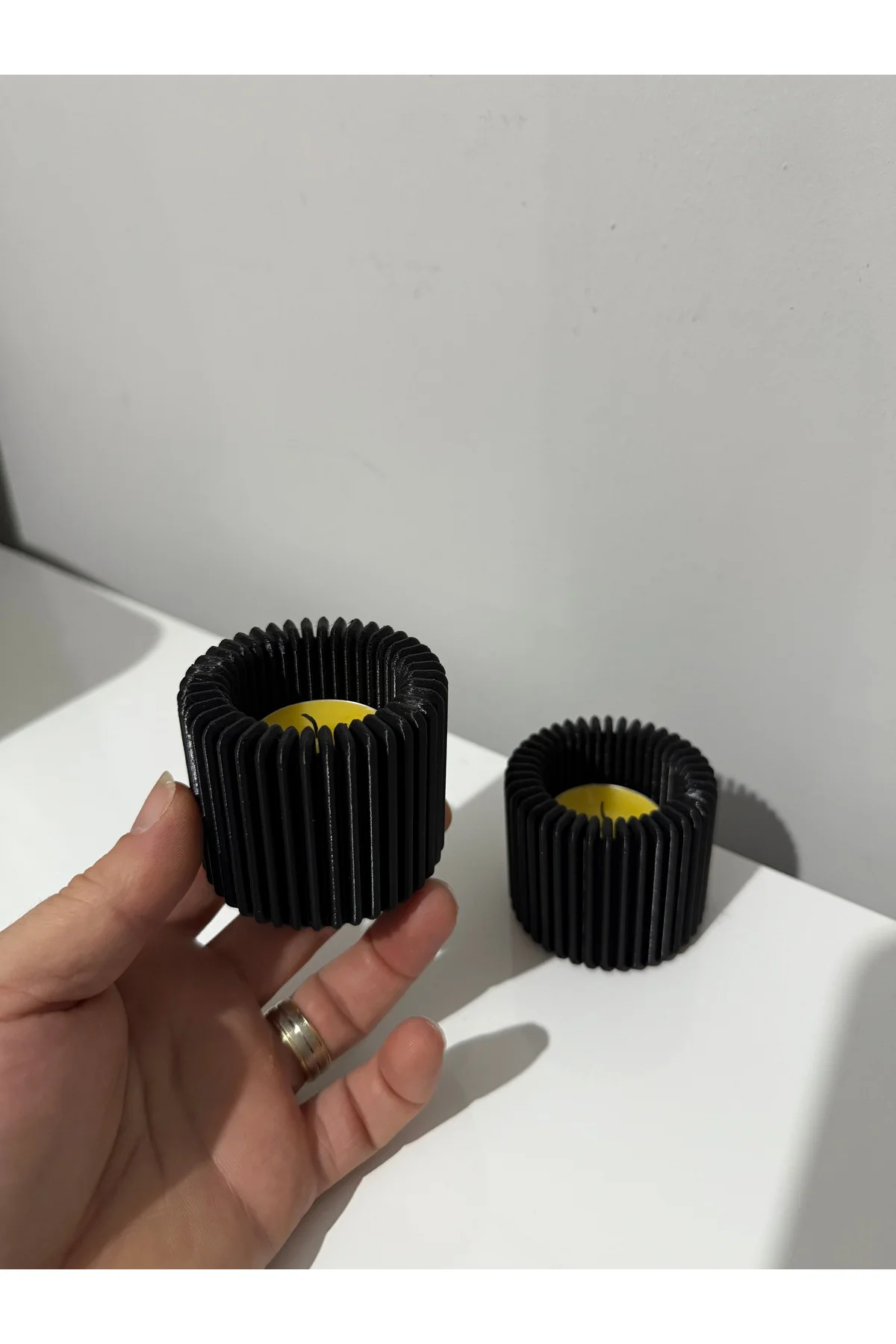 Mumluk özel tasarım beyaz renk carbon fiber malzeme dekoratif obje Mumluk özel tasarım beyaz renk carbon fiber malzeme dekoratif obje