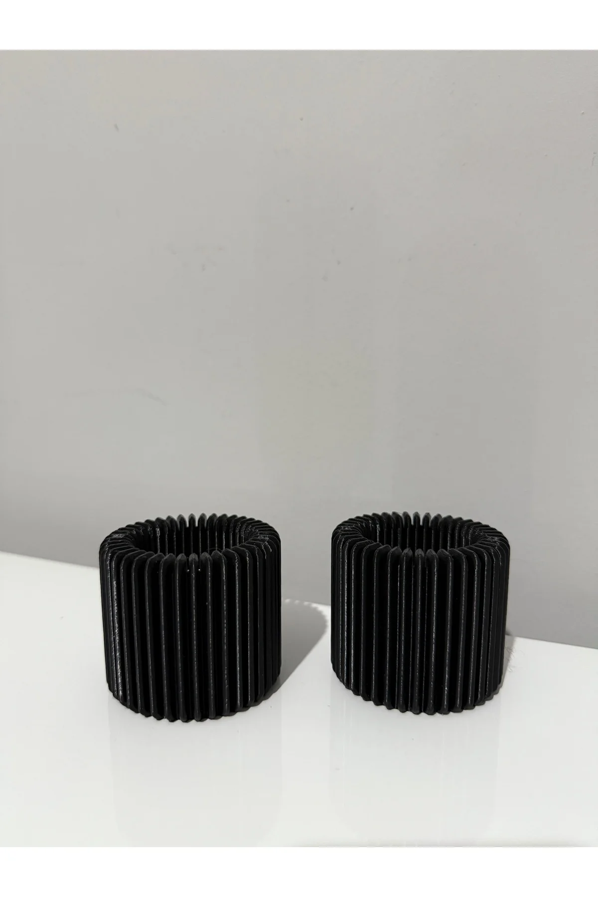 Mumluk özel tasarım beyaz renk carbon fiber malzeme dekoratif obje Mumluk özel tasarım beyaz renk carbon fiber malzeme dekoratif obje