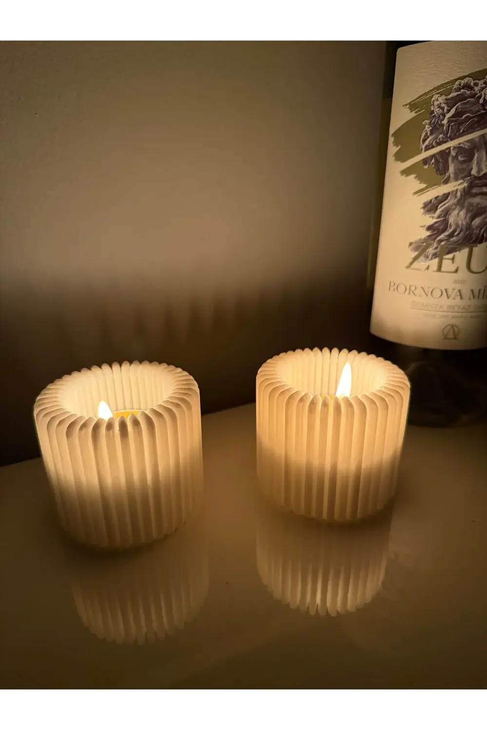 Mumluk Özel Tasarım Beyaz Renk Carbon Fiber Malzeme Dekoratif Obj