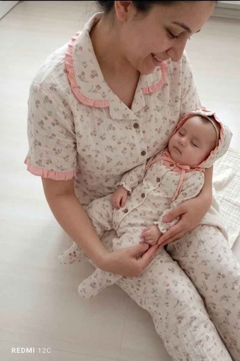 MÜSLİN KUMAŞ TAÇLI ANNE BEBEK LOHUSA SET 3 Ay Kız MÜSLİN KUMAŞ TAÇLI ANNE BEBEK LOHUSA SET 3 Ay Kız