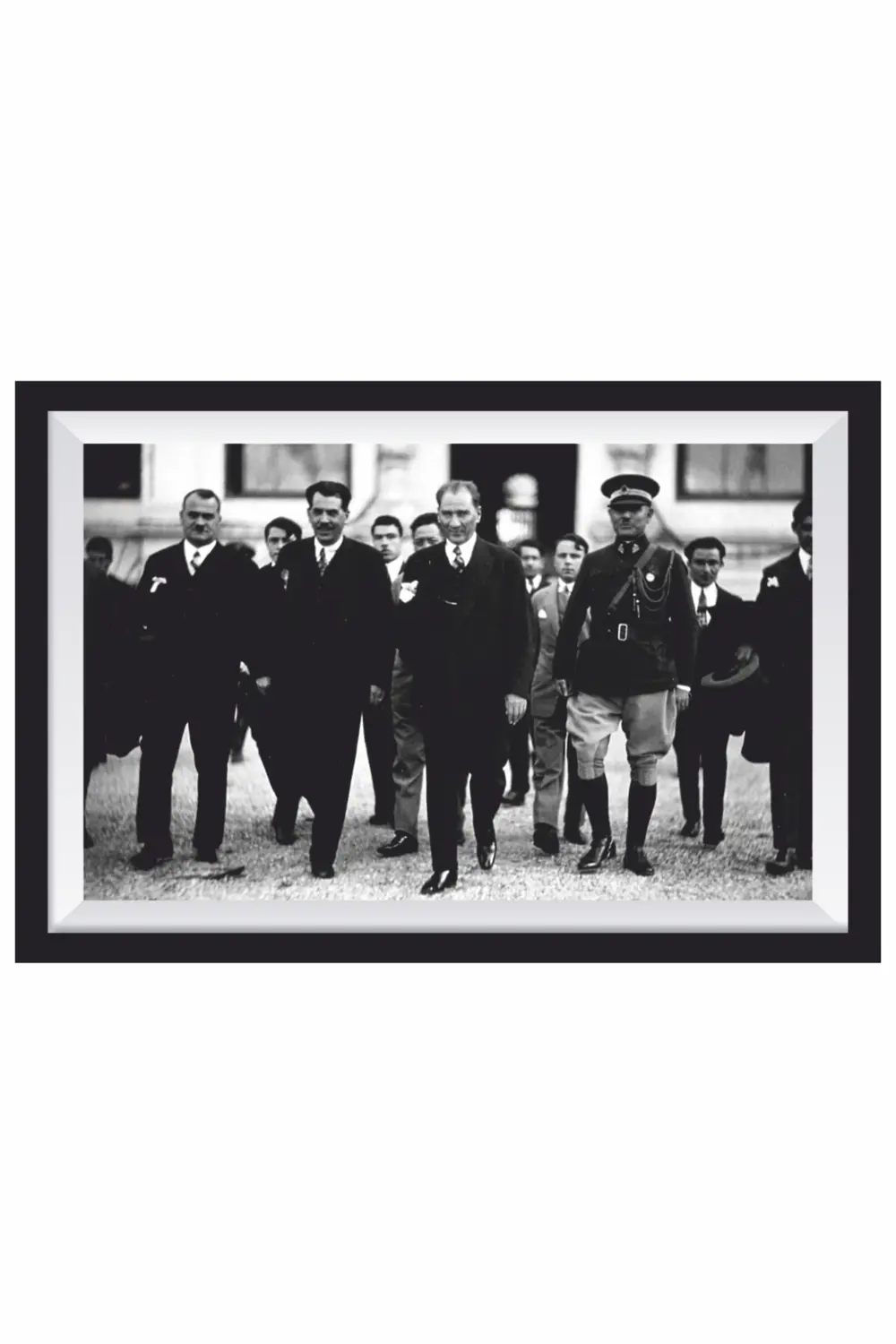 Mustafa Kemal Atatürk ve silah arkadaşları çerçeve görünümlü ahşa