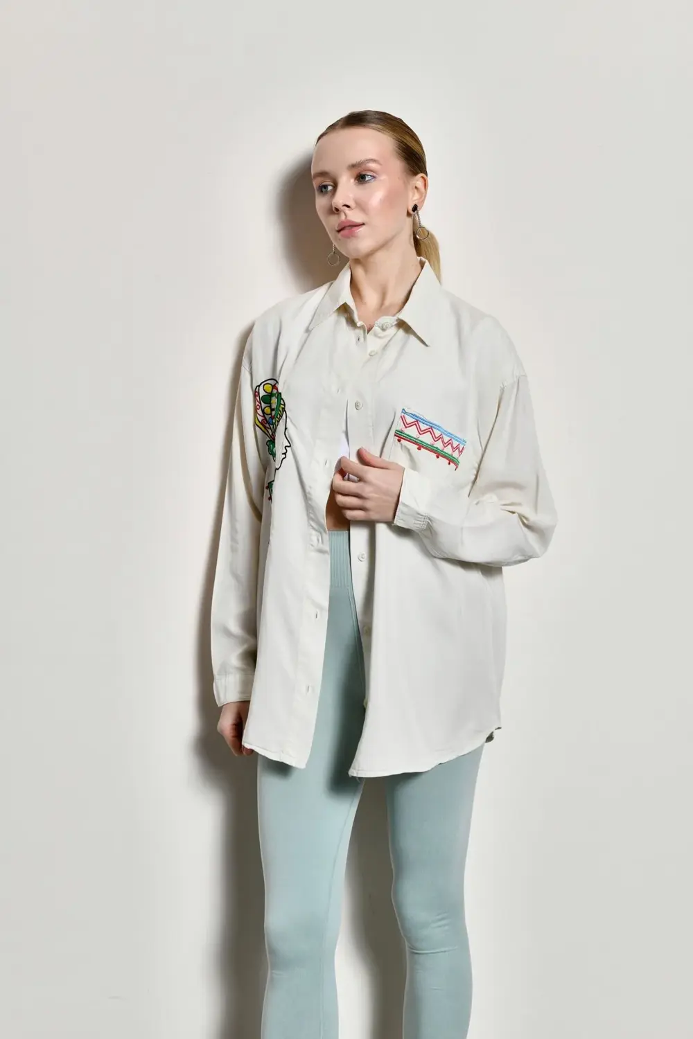 Nakış Işlemeli Kadın Pamuk Gömlek