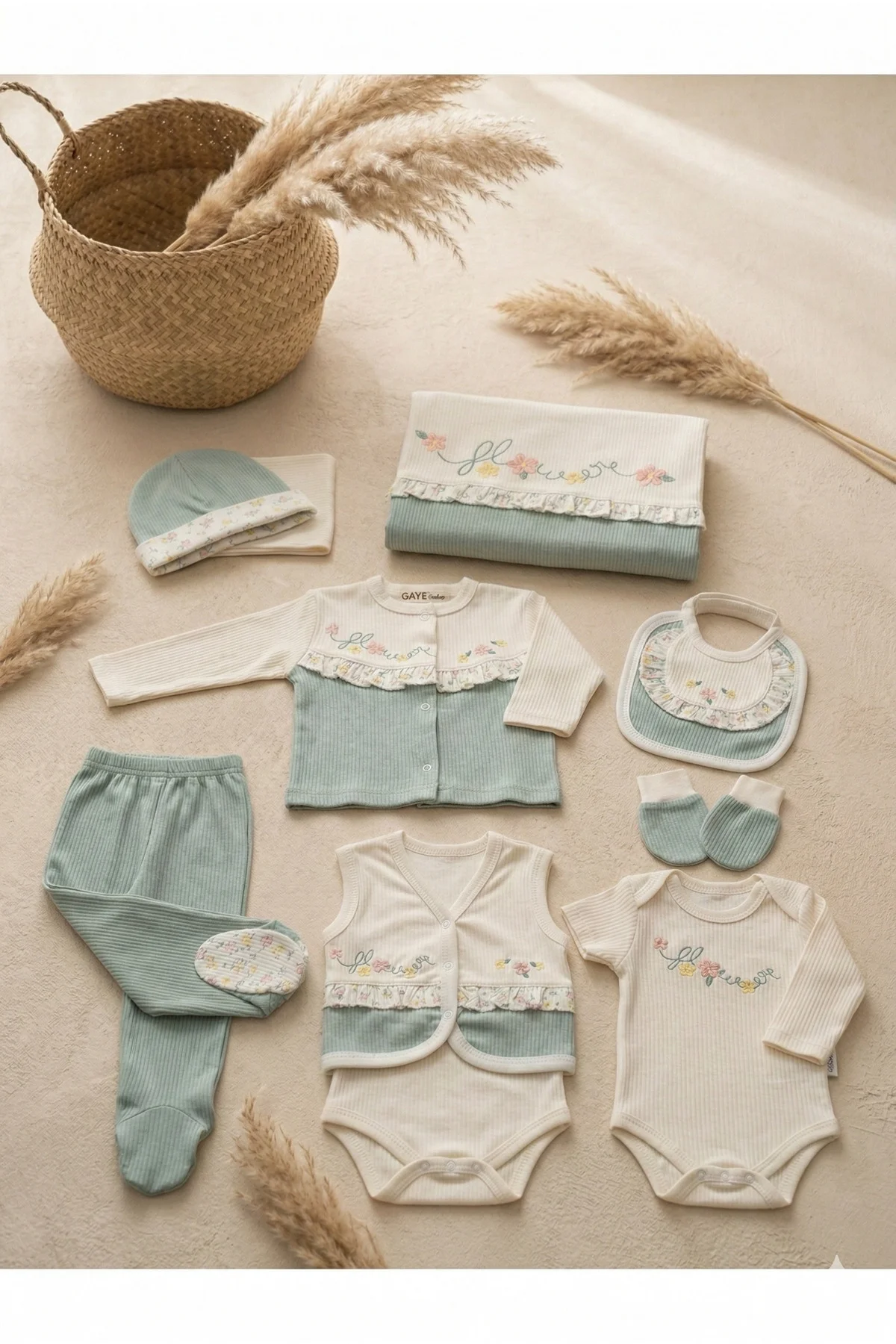 Nakışlı %100 Pamuk Unisex Bebek Hastane Çıkışı 10’lu Set – 0–1 Yaş Nakışlı %100 Pamuk Unisex Bebek Hastane Çıkışı 10’lu Set – 0–1 Yaş